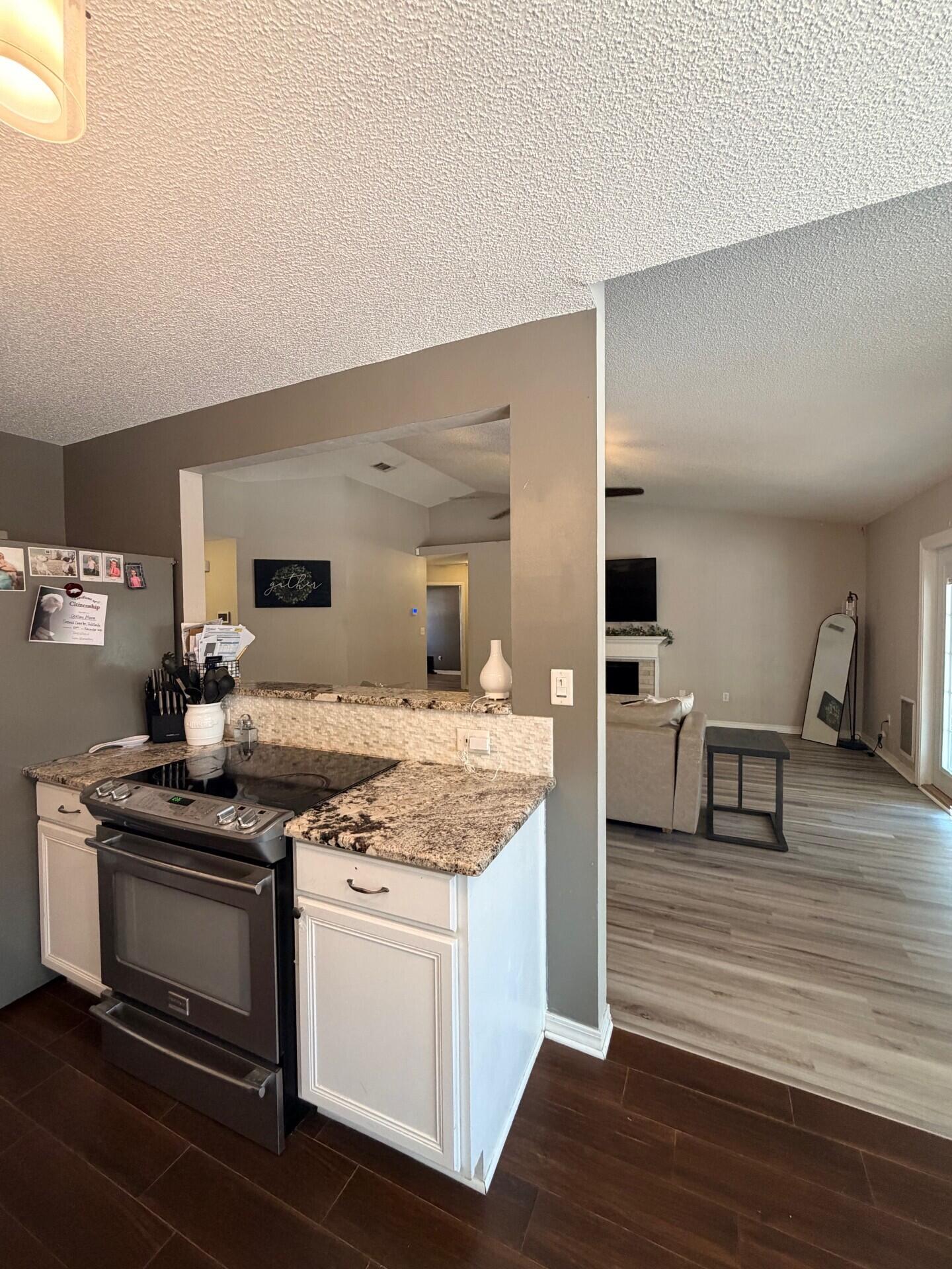 NORTHVIEW ESTATES 6TH ADDN - Residential Lease