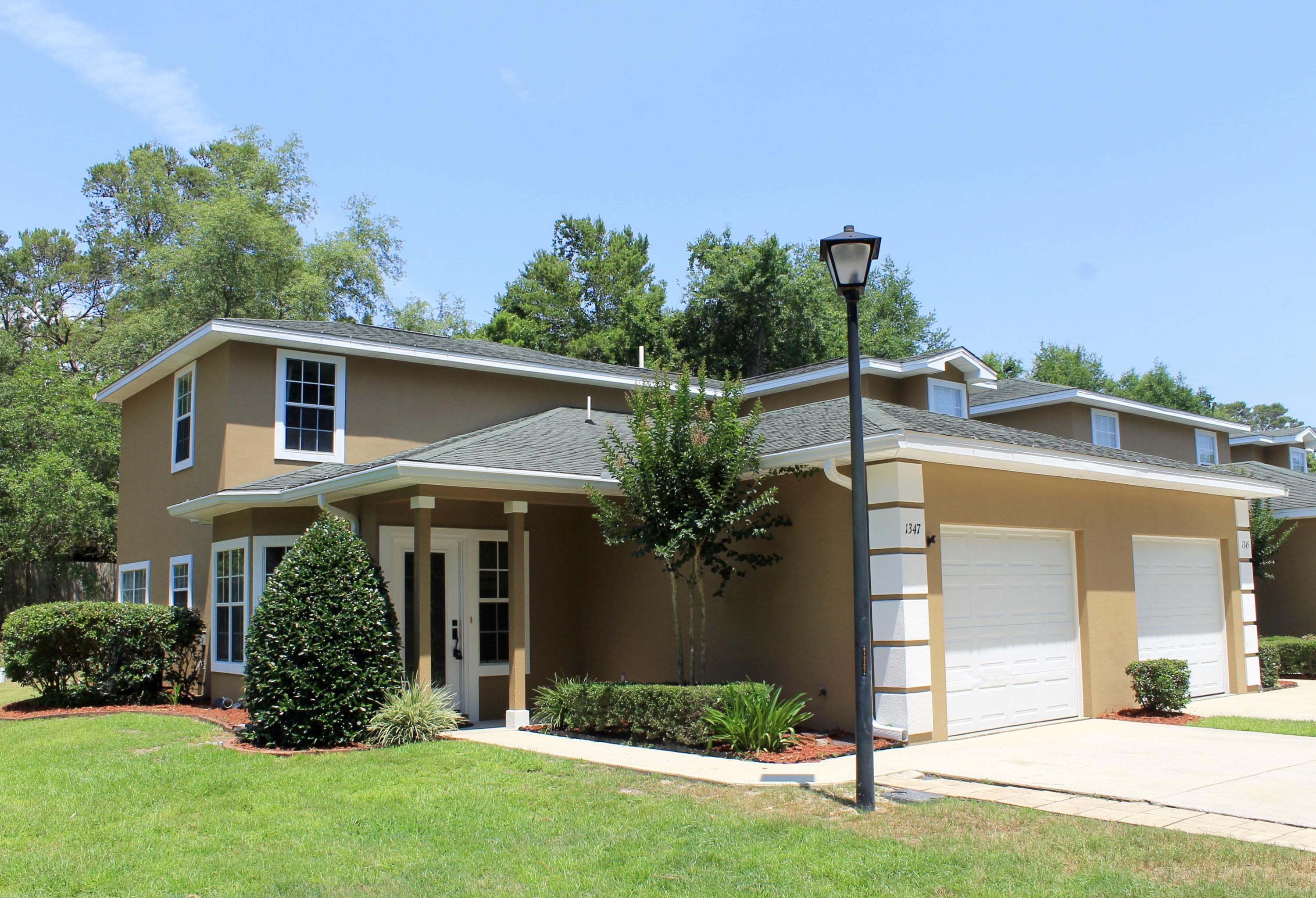Available end of June!!! Beautiful Blue Water Bay 2 br/2 bath town home that features a split floor plan with upstairs loft area for separate office or den. This all white kitchen has stainless steel appliances with breakfast nook that leads out to the patio. Features two master suites with cultured marble double vanities. 9FT ceilings throughout with abundant closet space in each bedroom. Easy access to the bridge, schools, shopping and our beautiful beaches.
Contact office Monday-Friday 9am - 5pm for showings by phone or email. 850.389.8533 admin@soundchoicerealestate.com