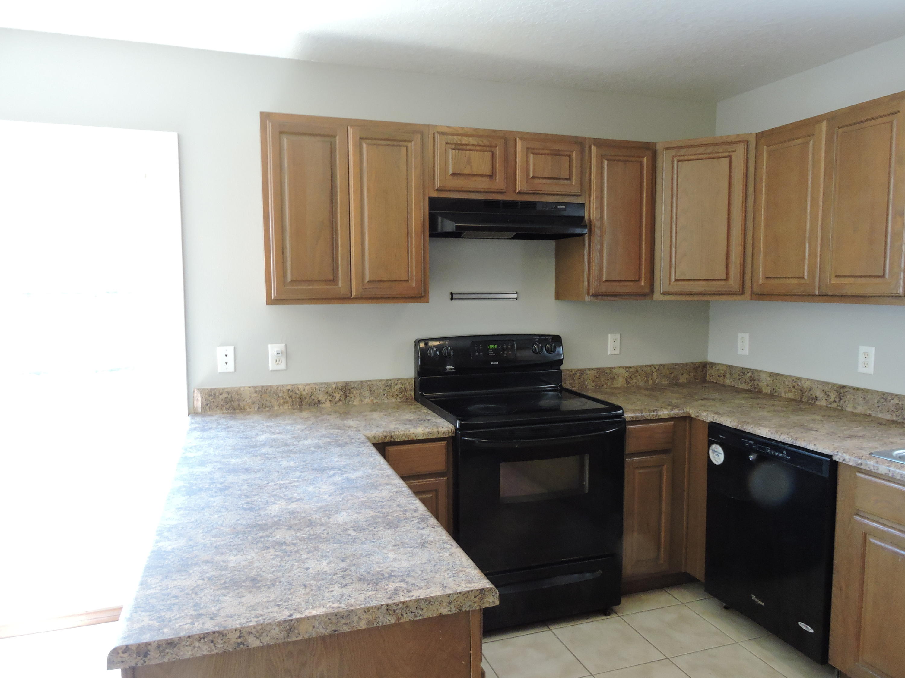 MORRIS ADDN TO CRESTVIEW - Residential Lease