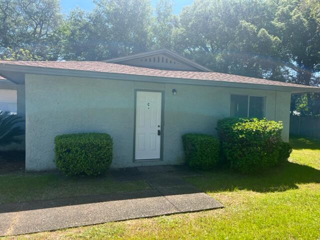 End Unit with private patio off the back. Yard service provided. Nestled in the north central area of FWB, with spacious living area and bedrooms. Sorry, no pets. *All Coastal Realty Services residents are enrolled in the Resident Benefits Package (RBP) which includes renters insurance, HVAC air filter delivery (for applicable properties) and our best-in-class resident rewards program, and much more! More details upon application.*