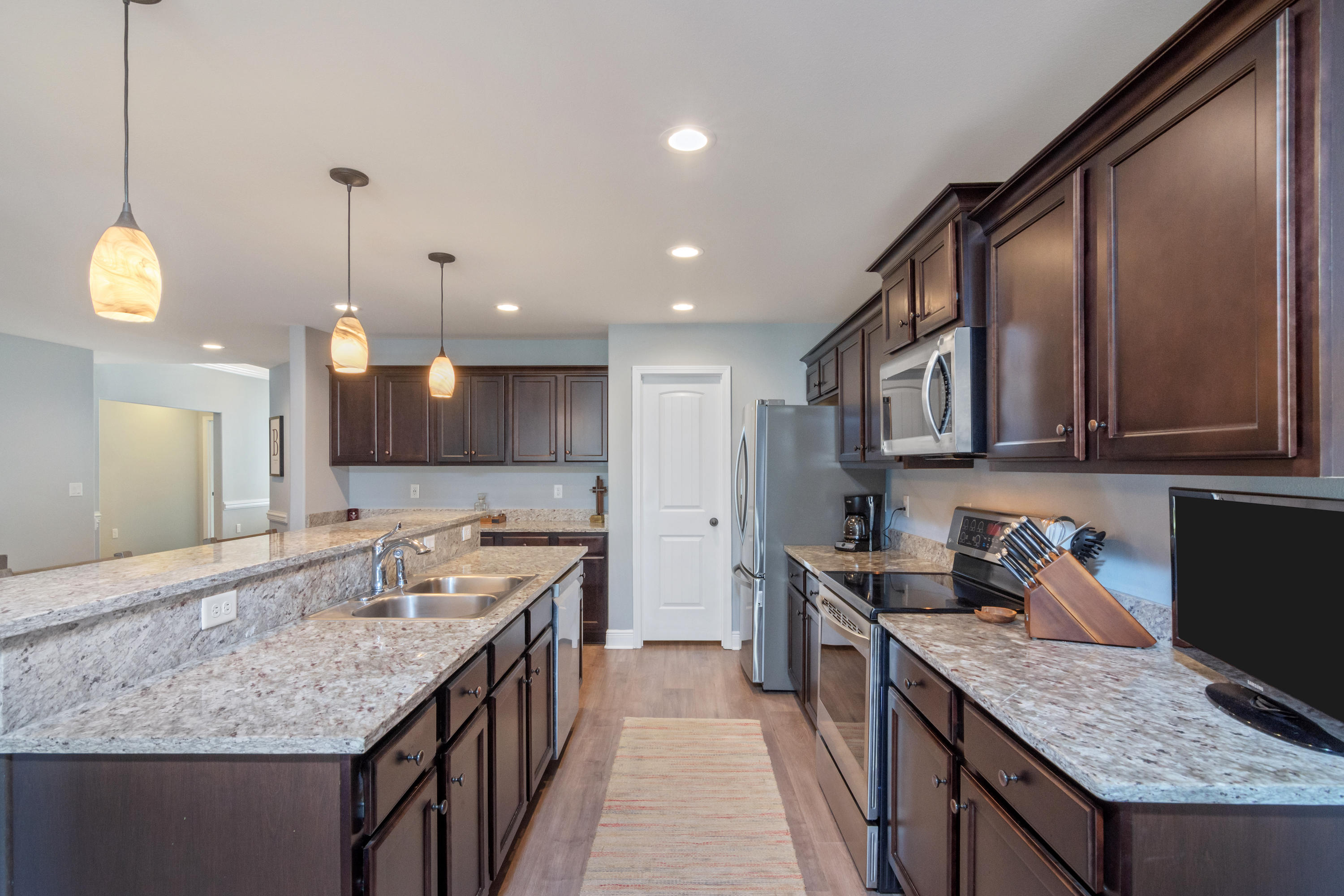 CORNERSTONE - Residential
