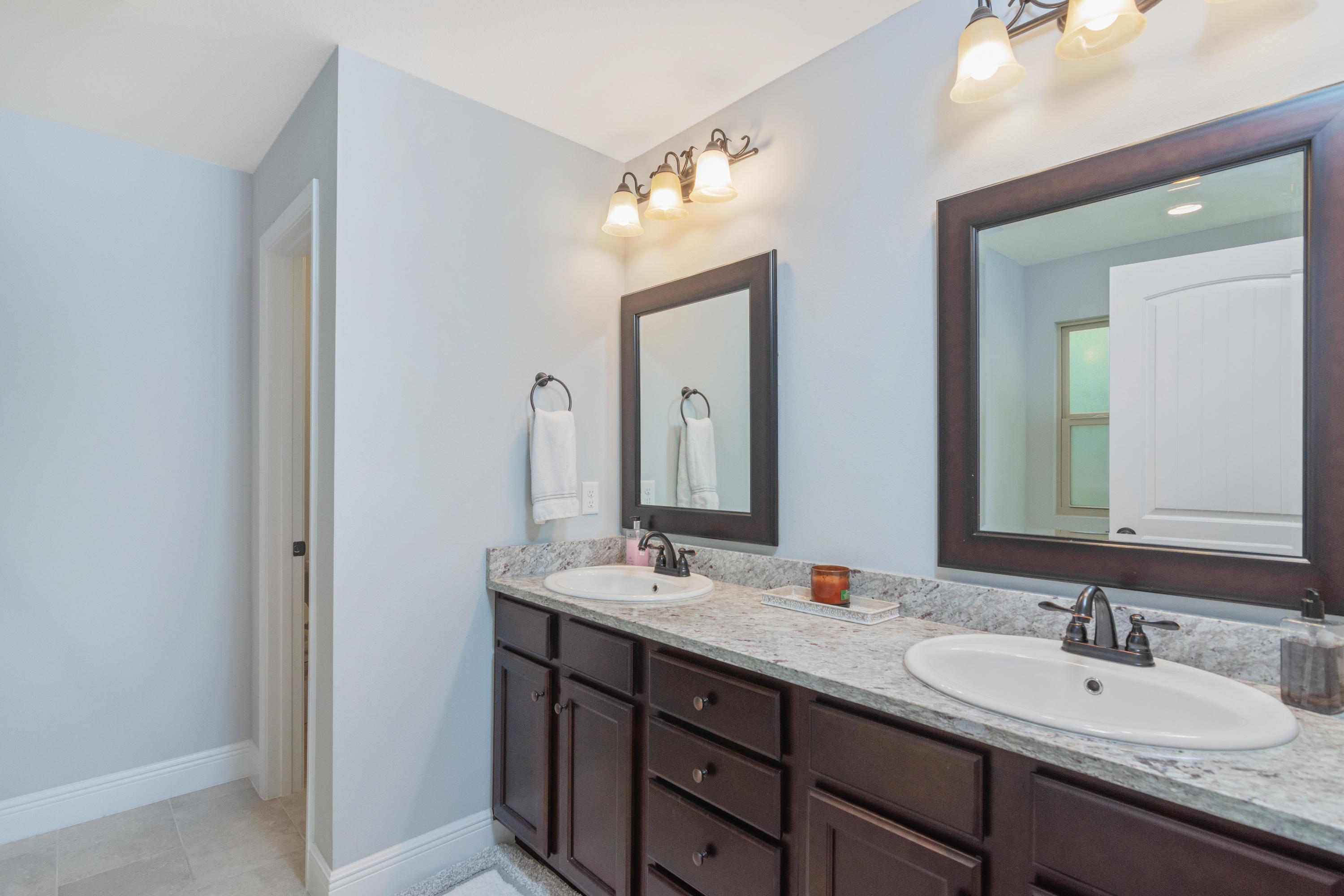CORNERSTONE - Residential