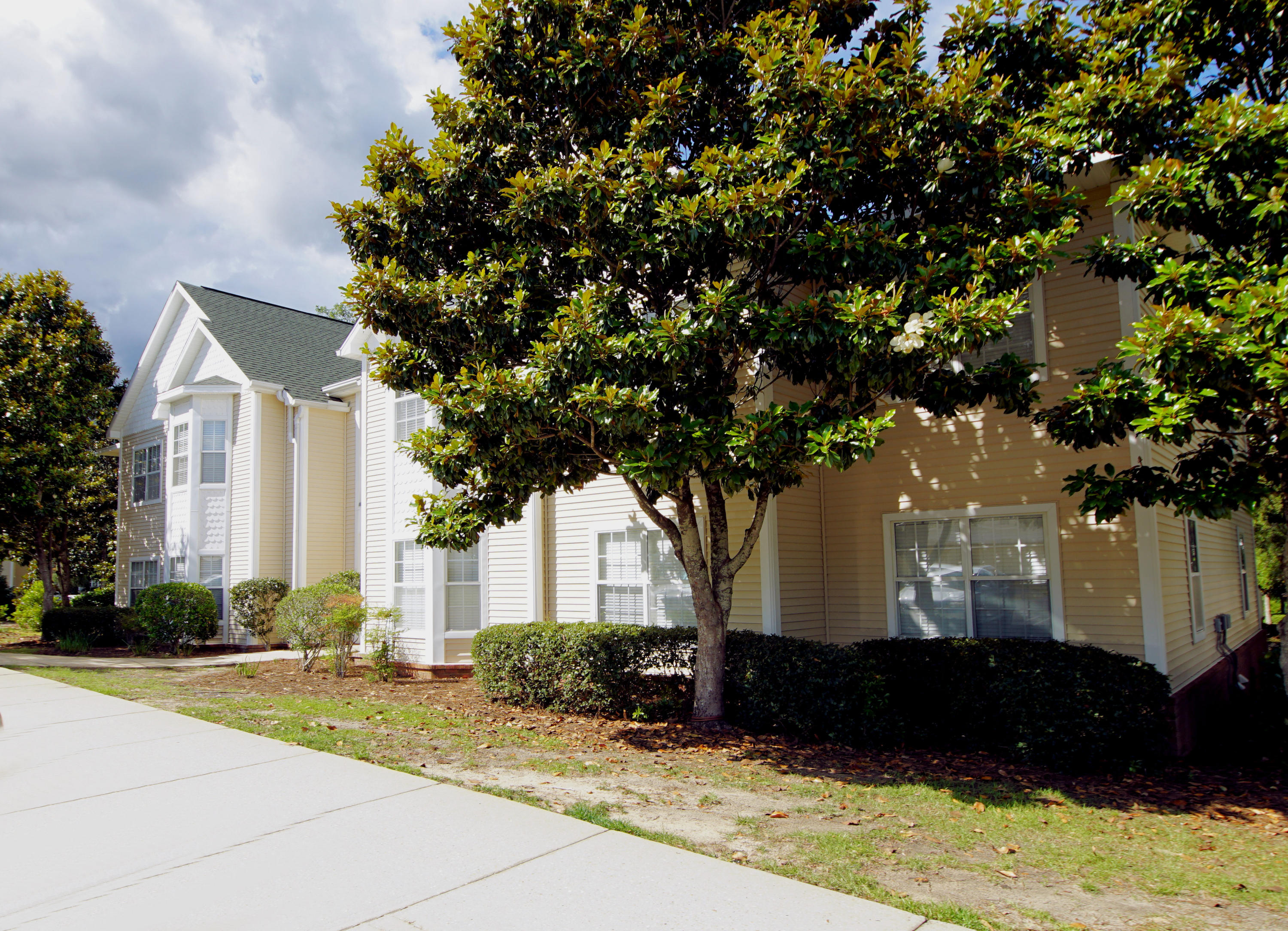 THE OAKS AT NICEVILLE - Residential