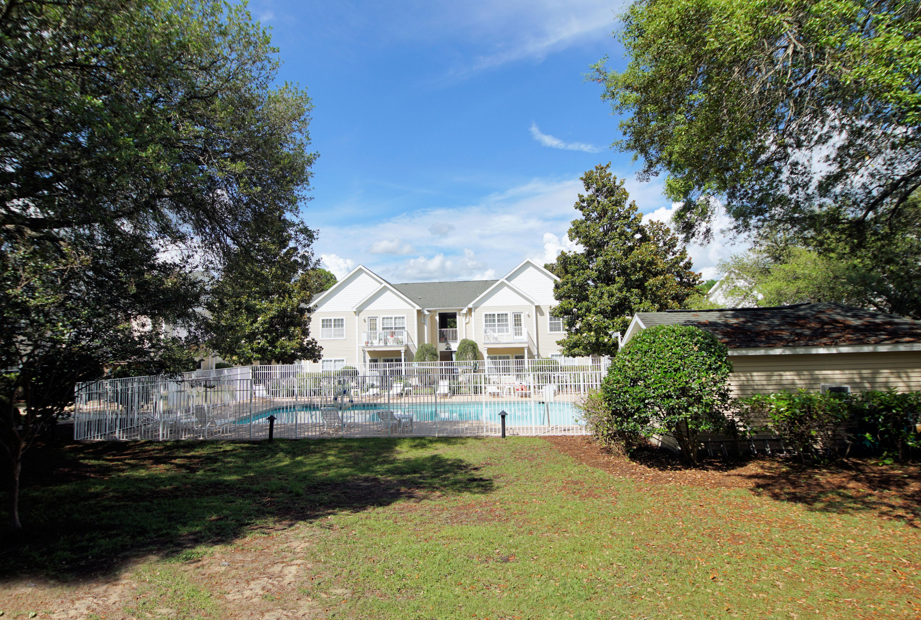 THE OAKS AT NICEVILLE - Residential