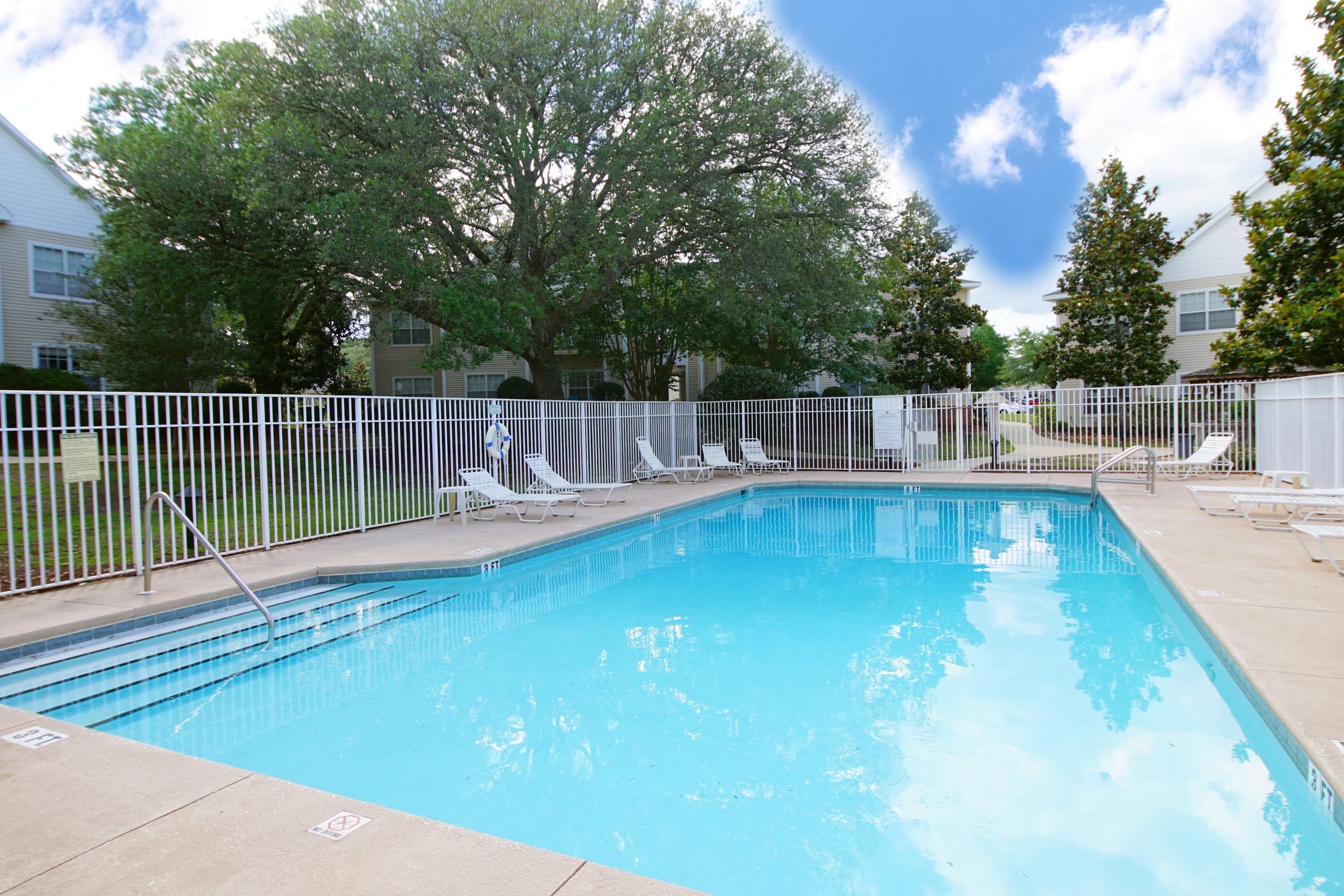 THE OAKS AT NICEVILLE - Residential