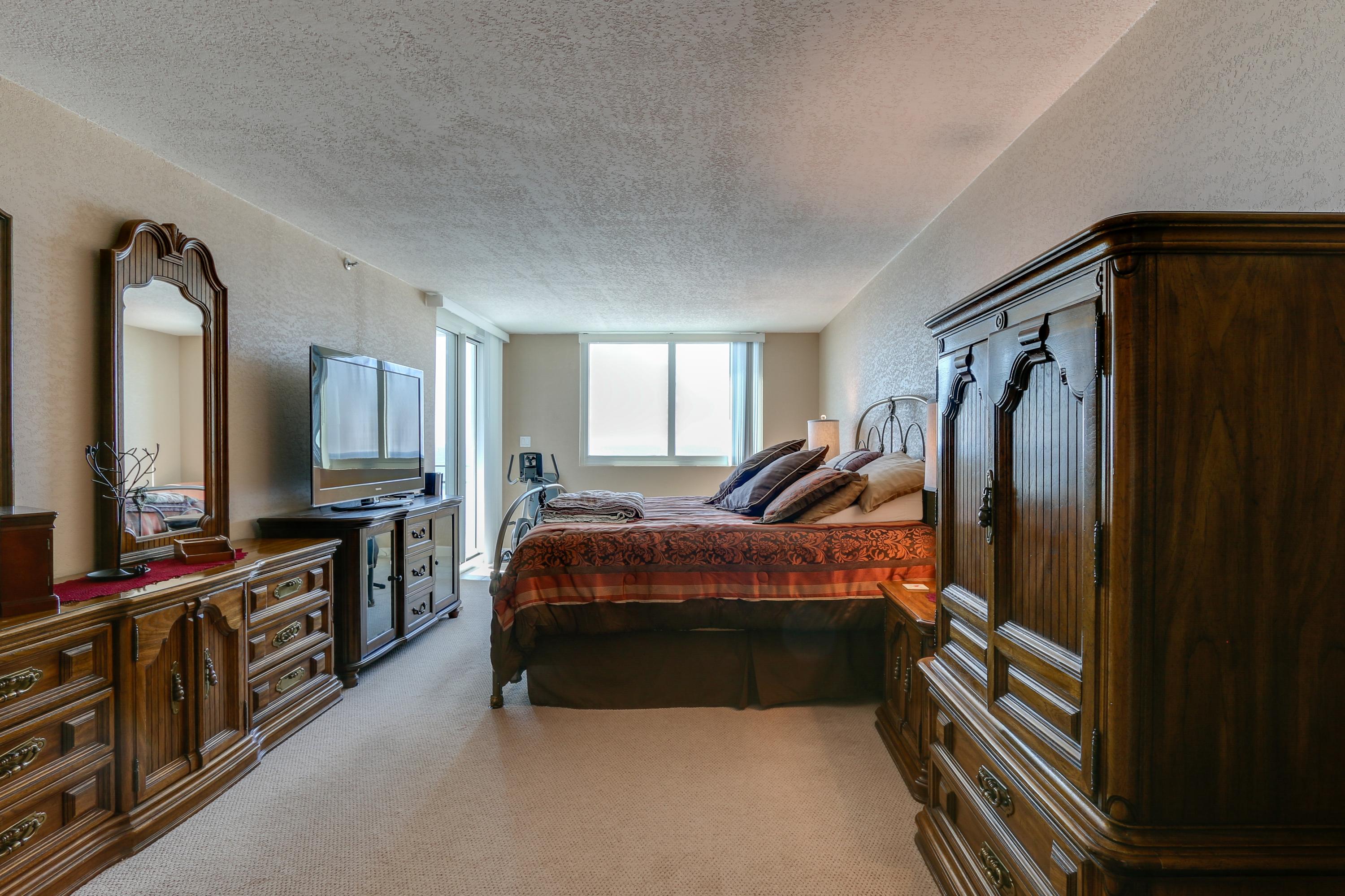 BREAKERS OF FWB PH 1 - Residential