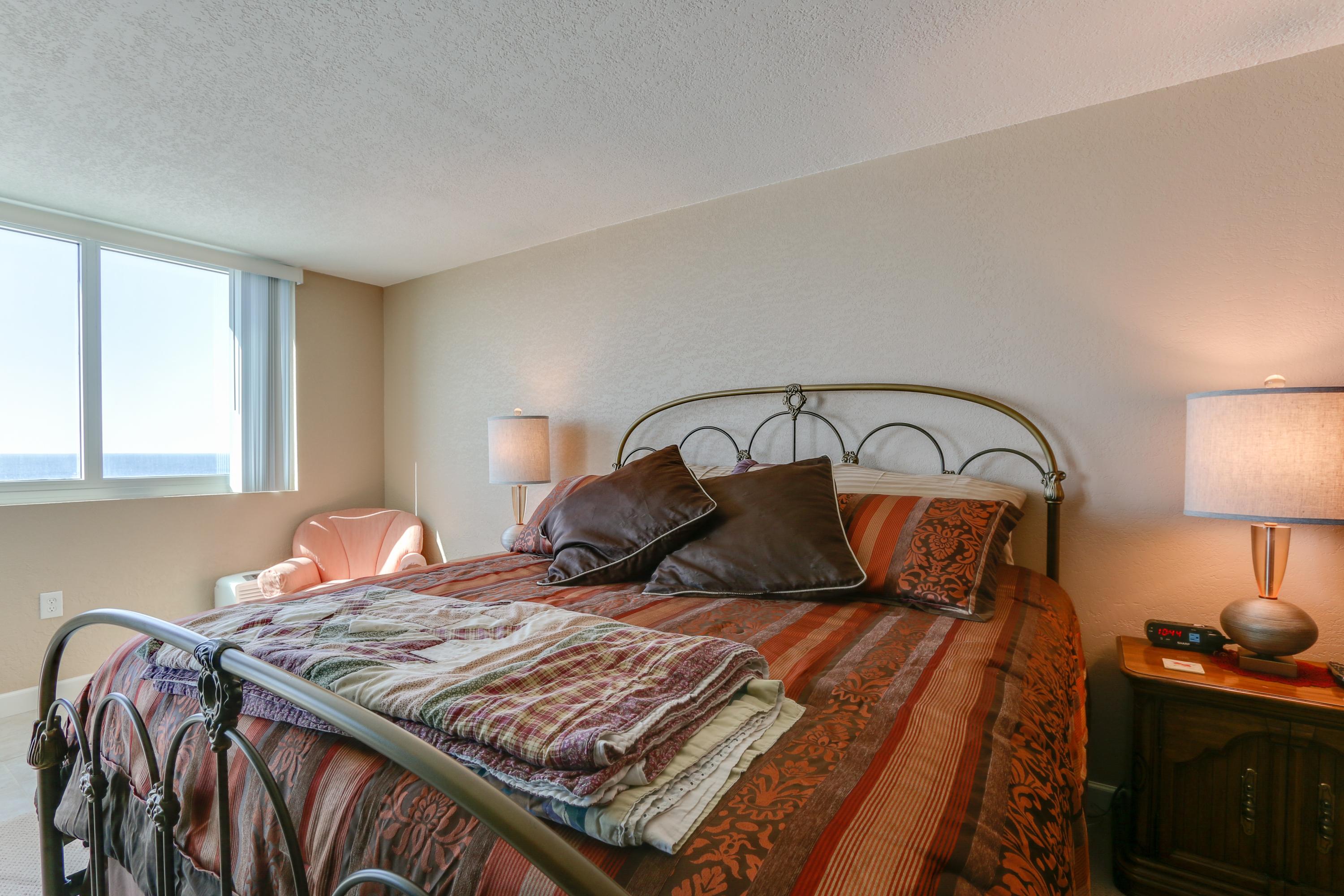 BREAKERS OF FWB PH 1 - Residential