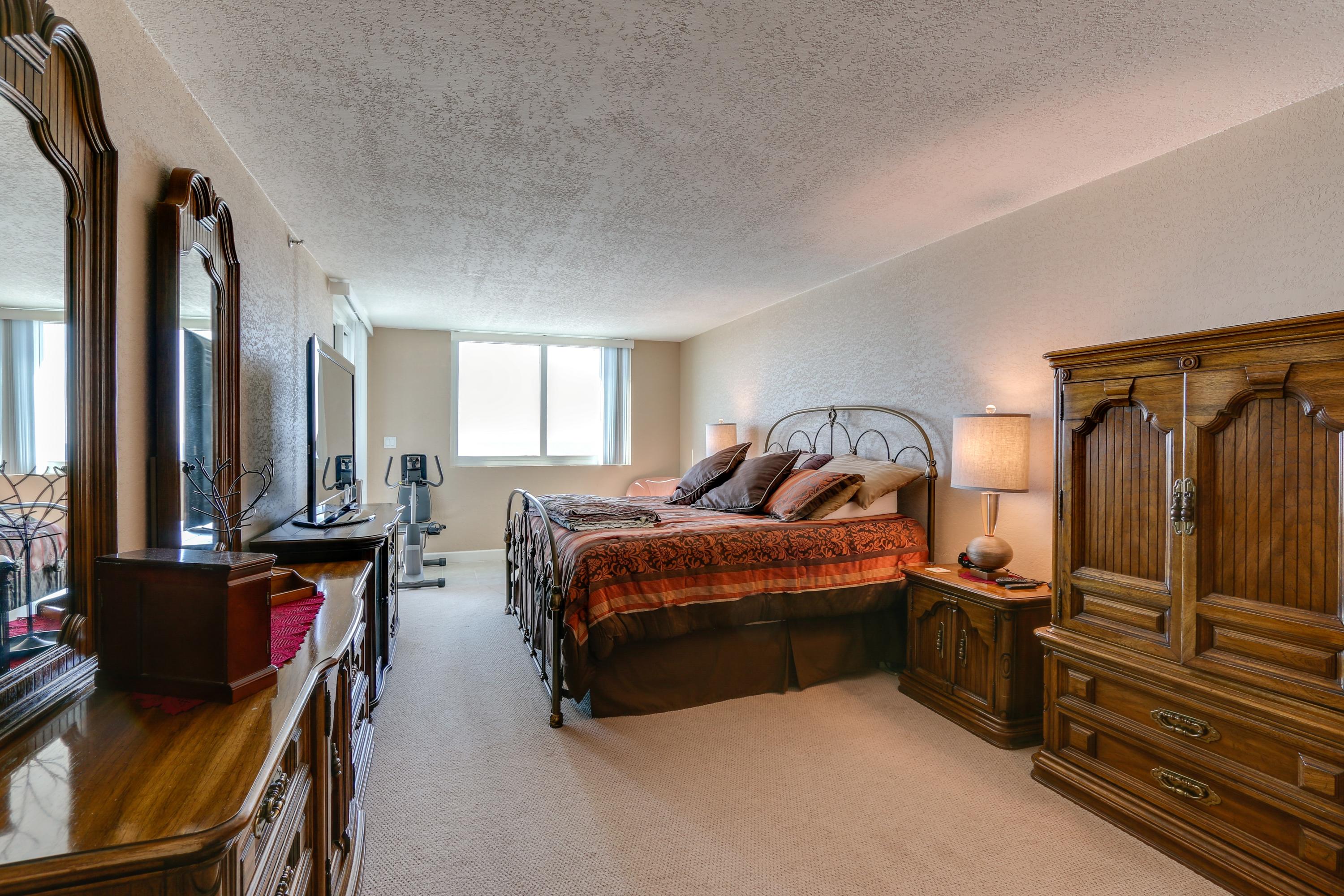 BREAKERS OF FWB PH 1 - Residential