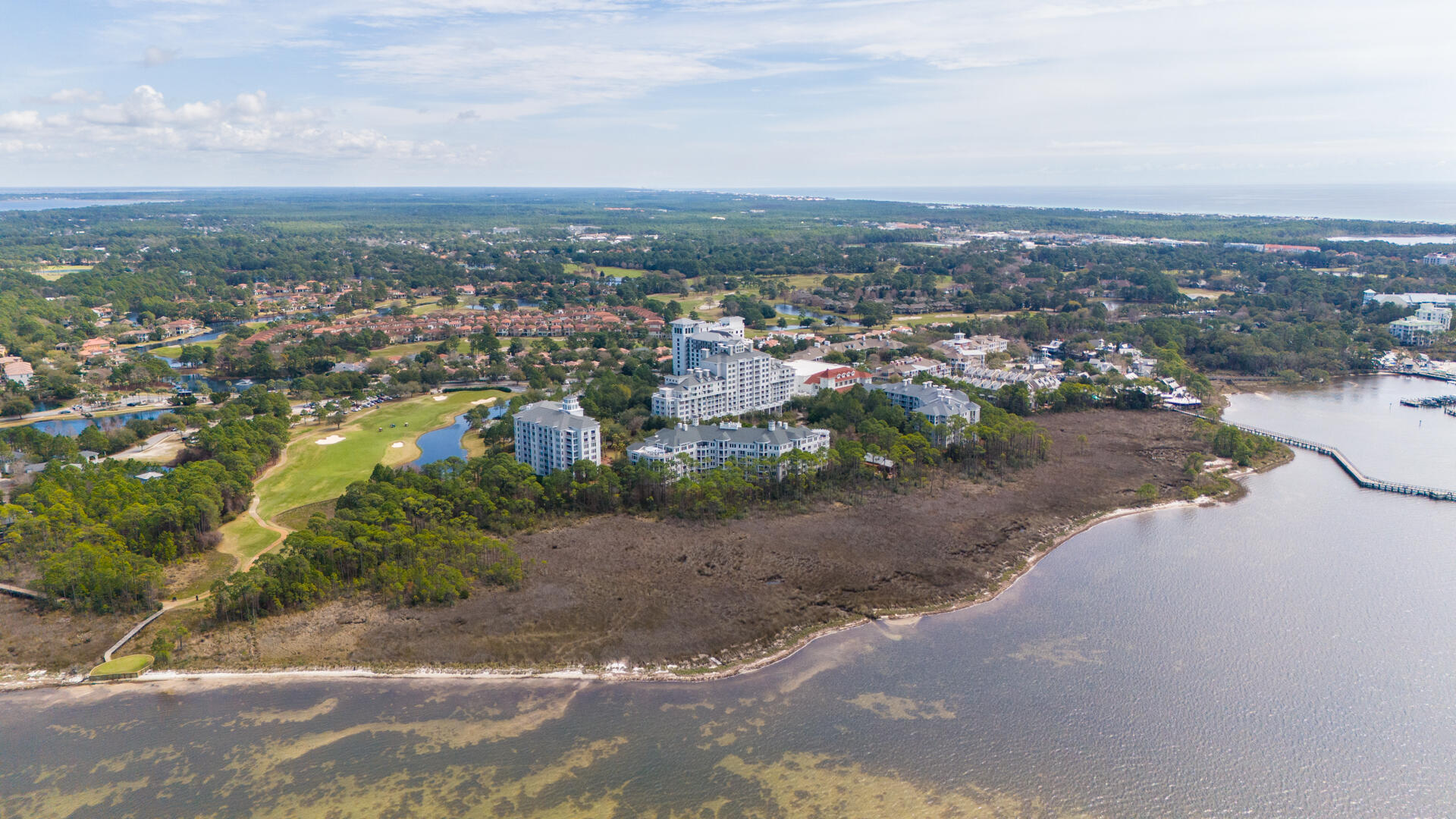 BAHIA CONDO - Residential