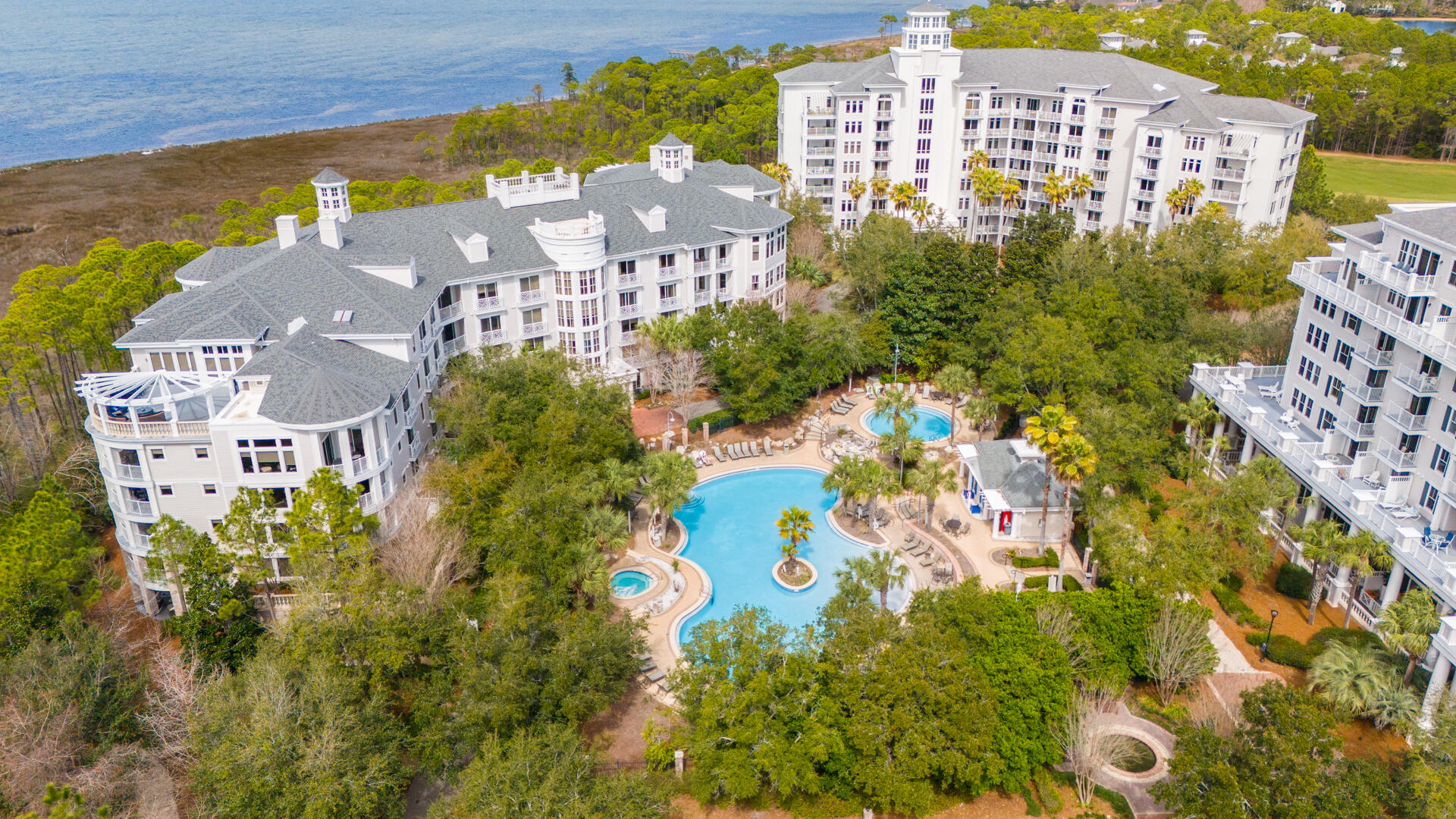 BAHIA CONDO - Residential