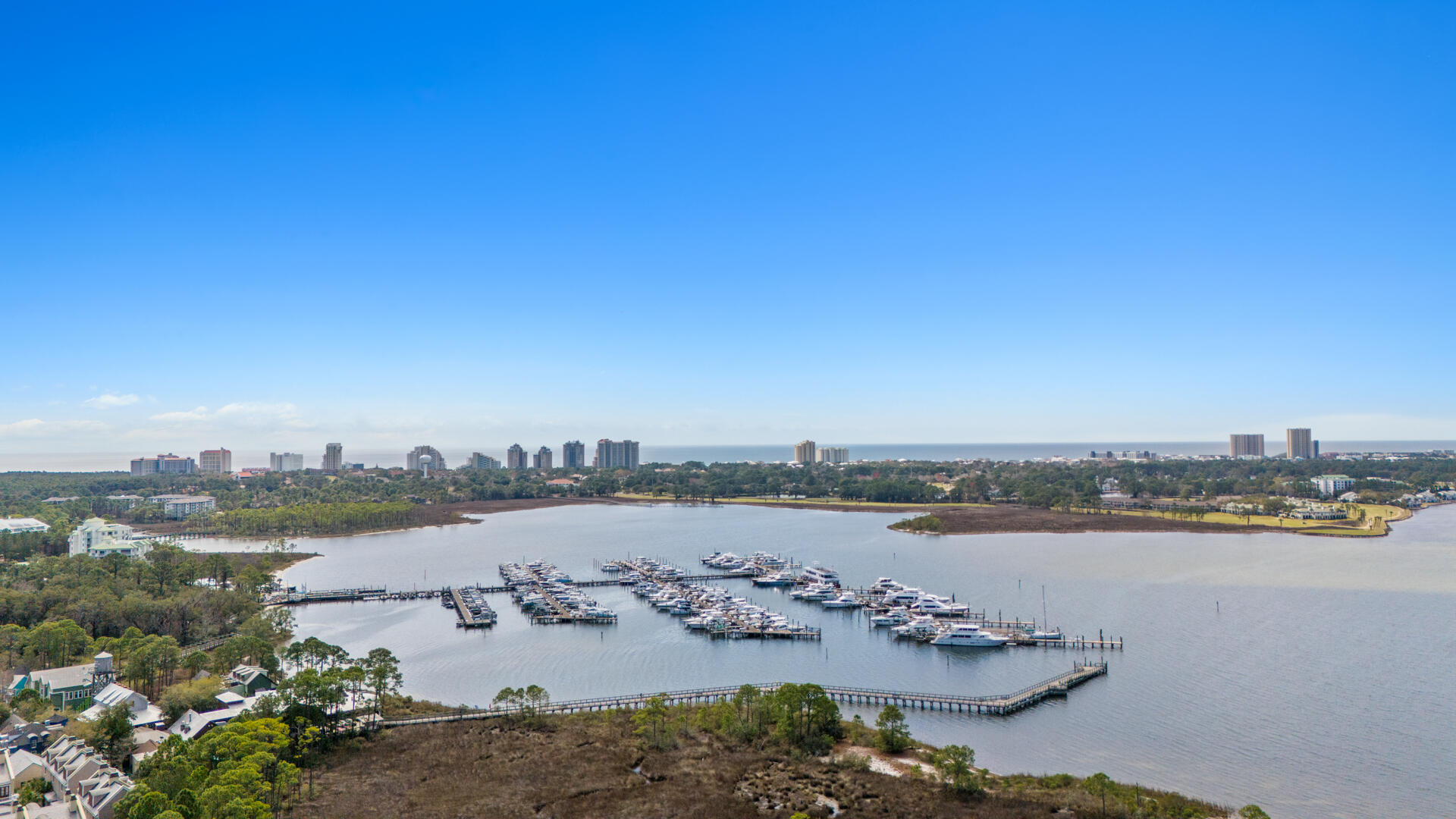 BAHIA CONDO - Residential