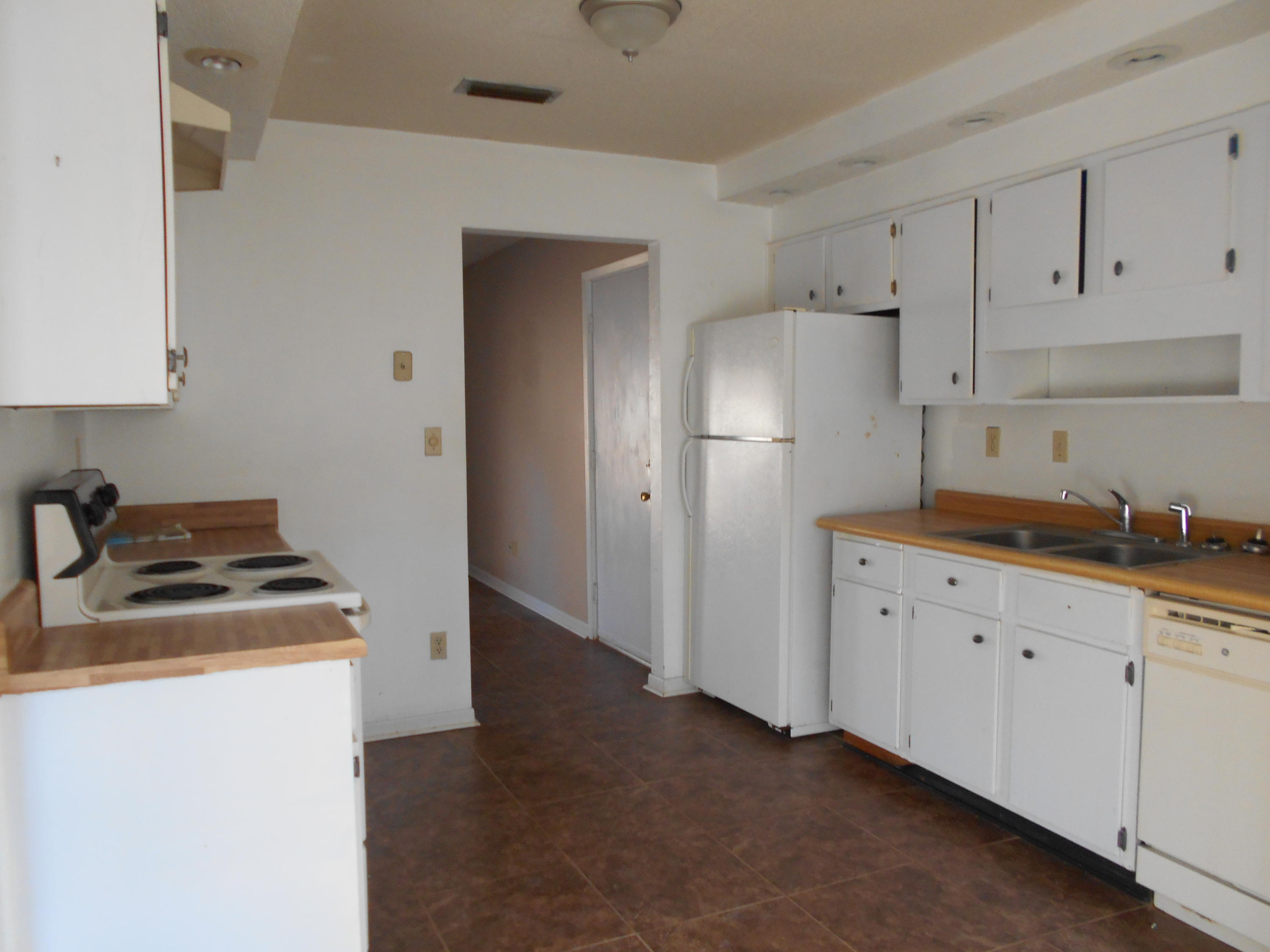 PINE MEADOWS 2ND ADDN - Residential Lease
