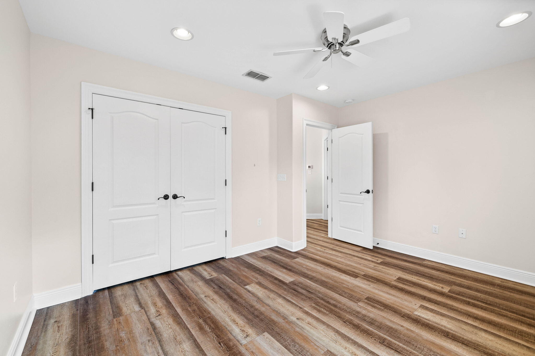 BAYWALK - Residential Lease
