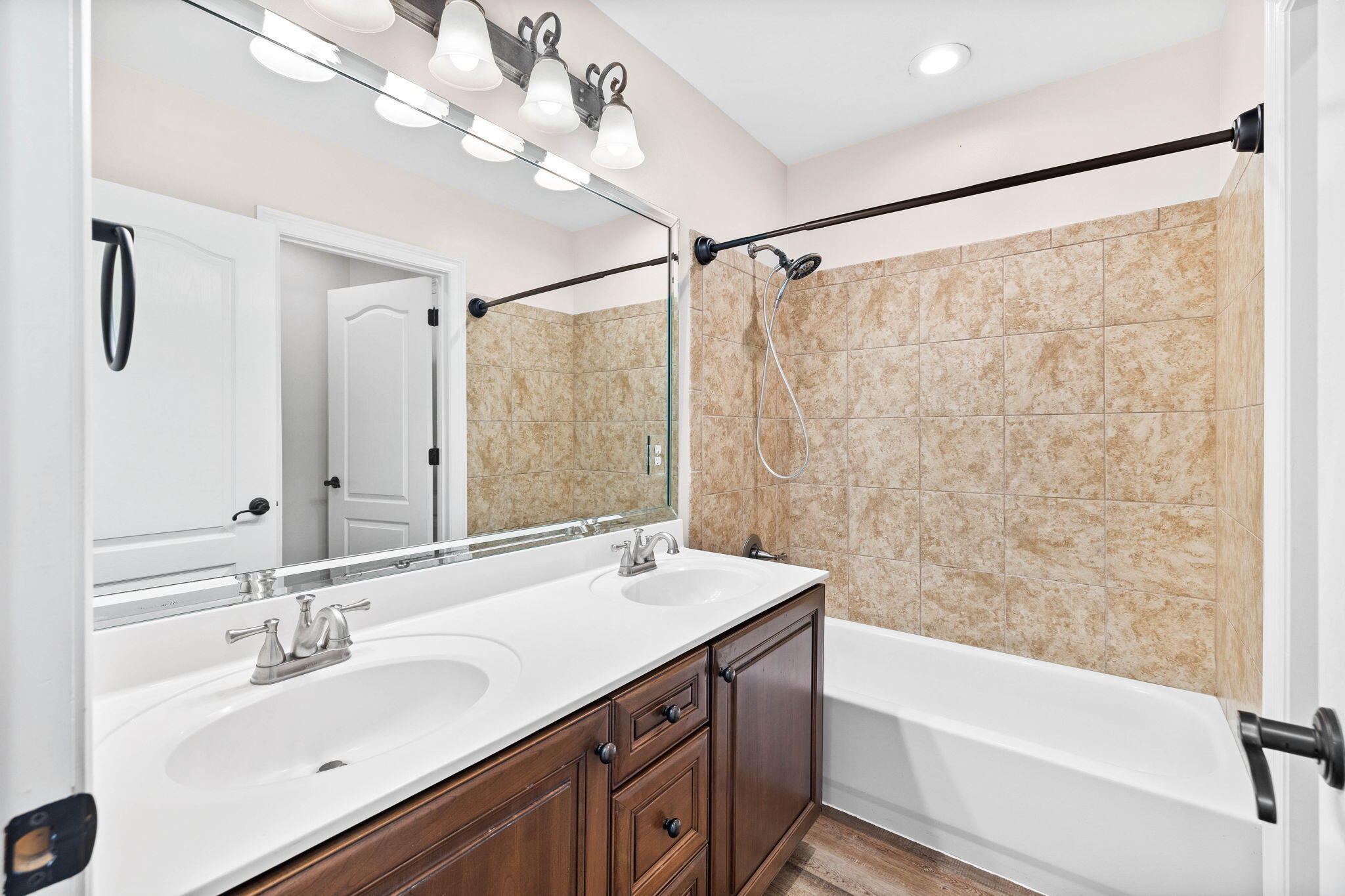 BAYWALK - Residential Lease