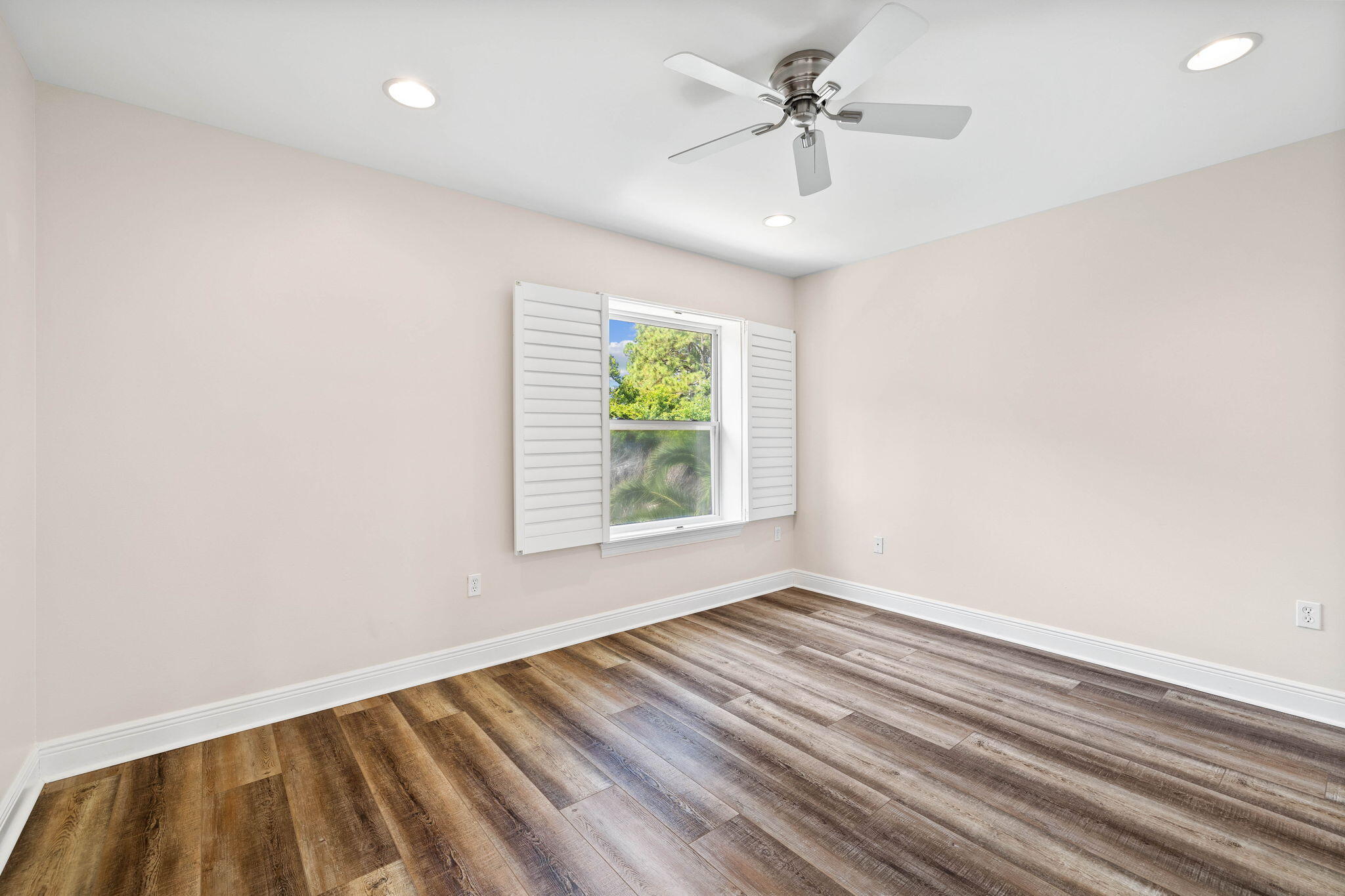 BAYWALK - Residential Lease