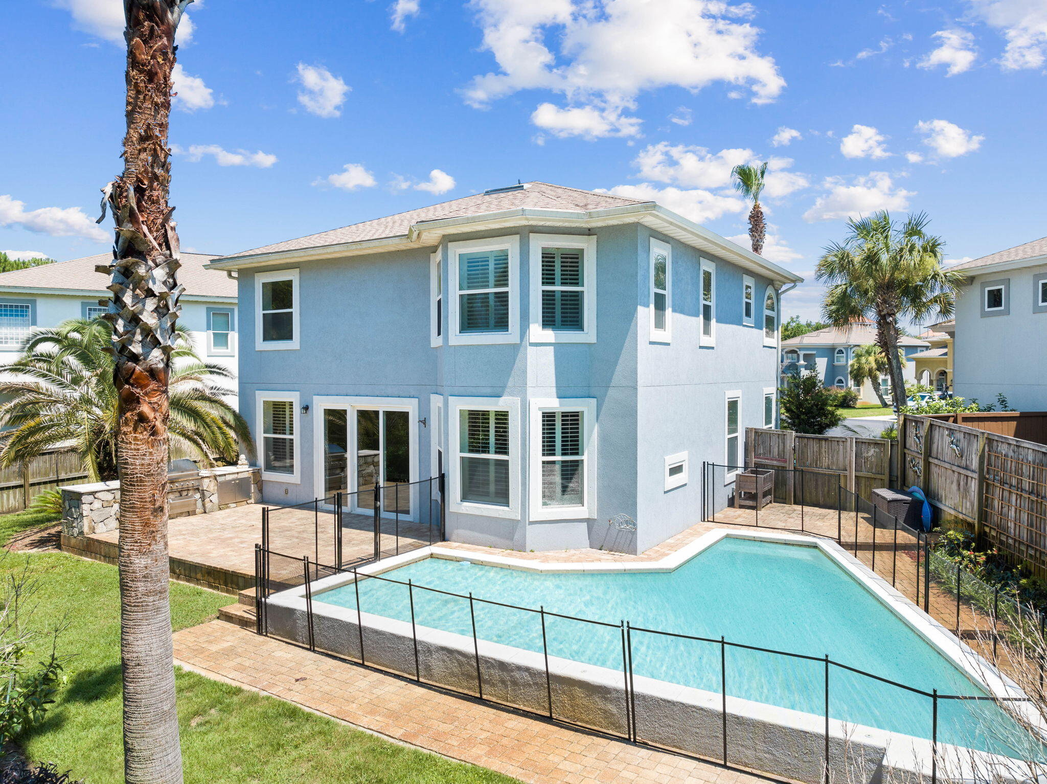 BAYWALK - Residential Lease