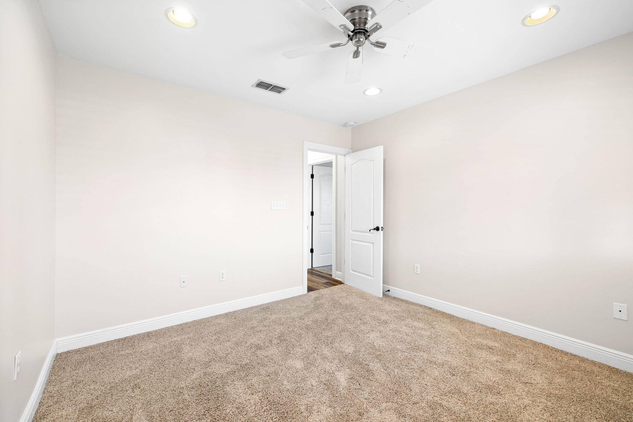 BAYWALK - Residential Lease
