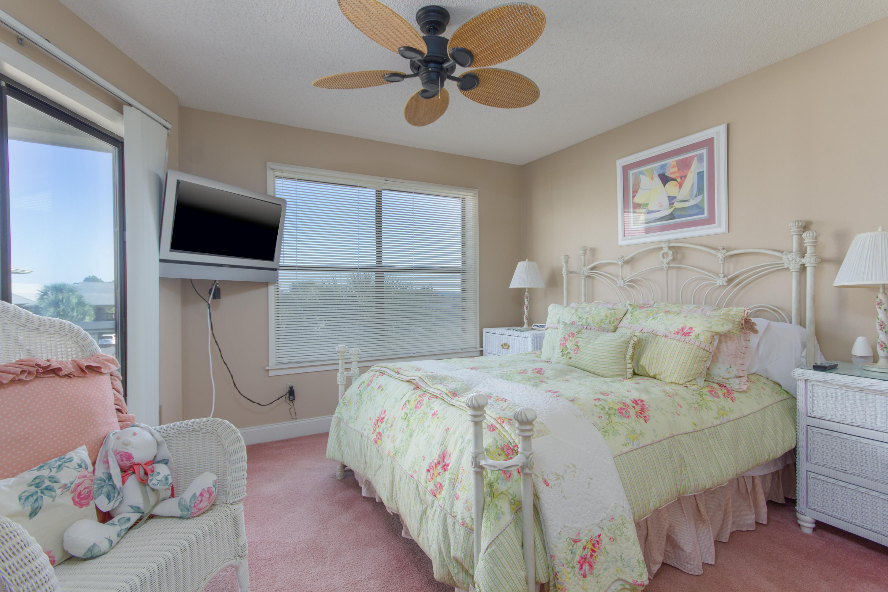 BEACHWOOD VILLAS CONDO - Residential