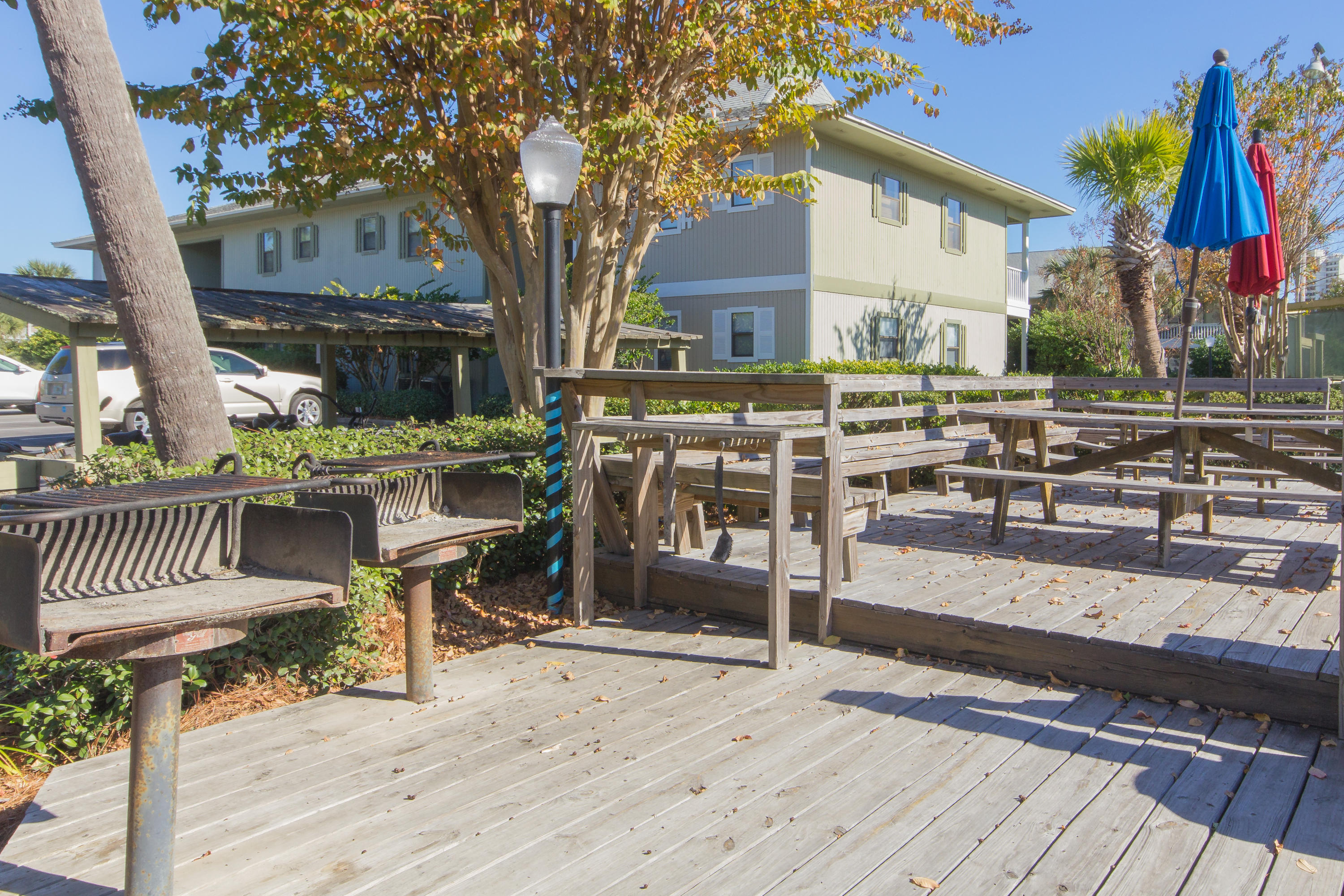 BEACHWOOD VILLAS CONDO - Residential
