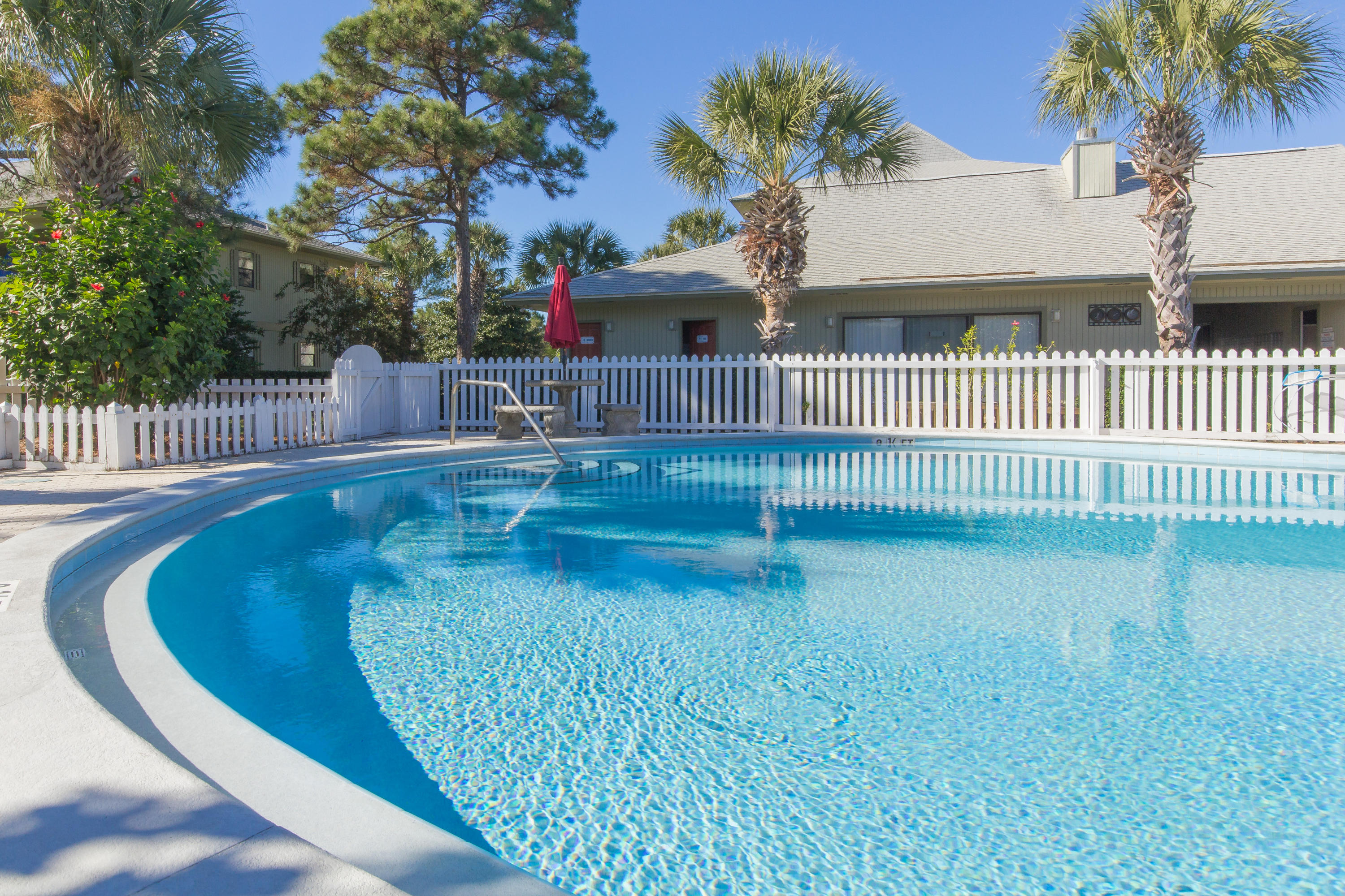 BEACHWOOD VILLAS CONDO - Residential