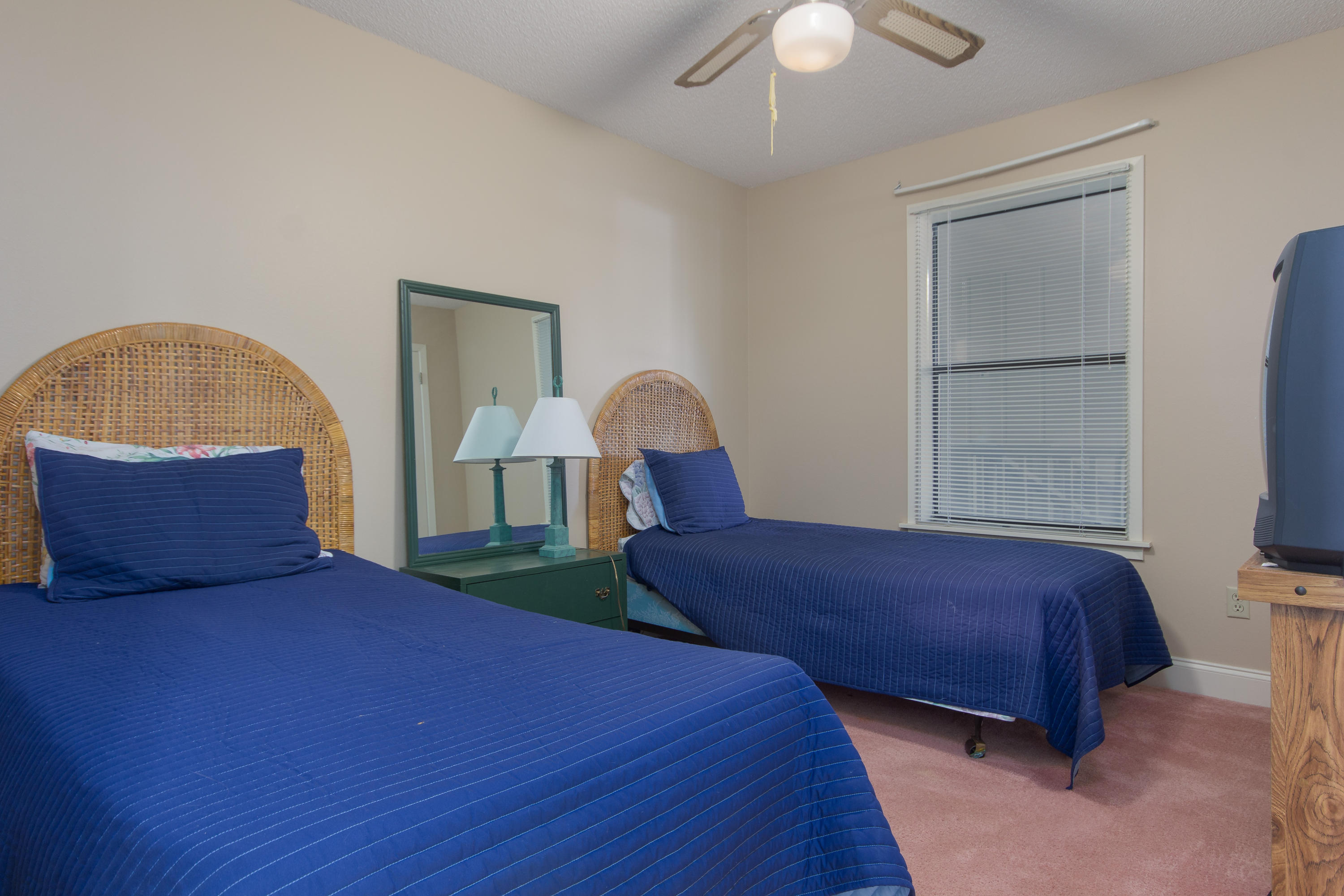 BEACHWOOD VILLAS CONDO - Residential