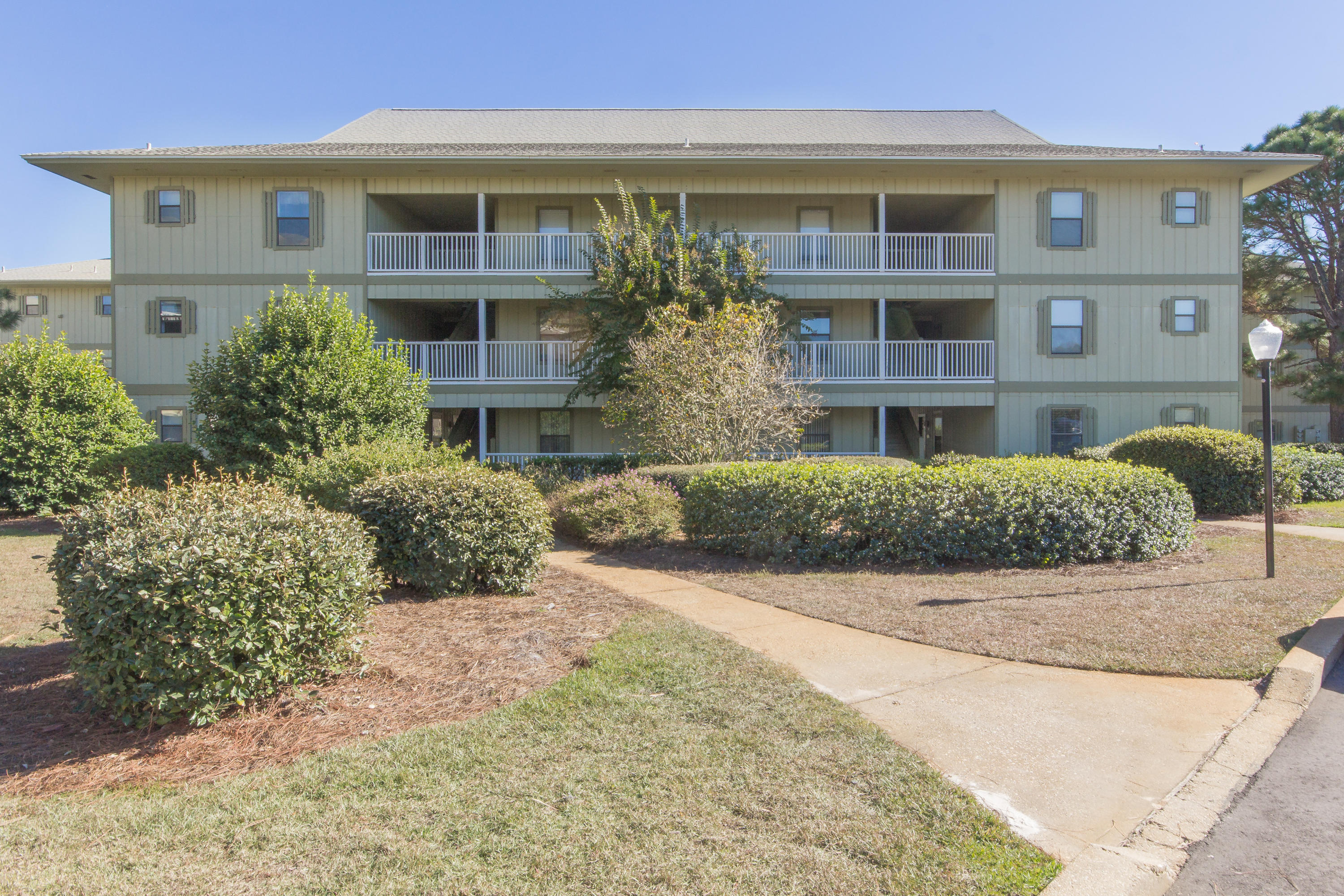 BEACHWOOD VILLAS CONDO - Residential