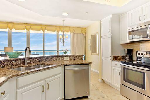 SILVER BEACH TOWERS - Residential