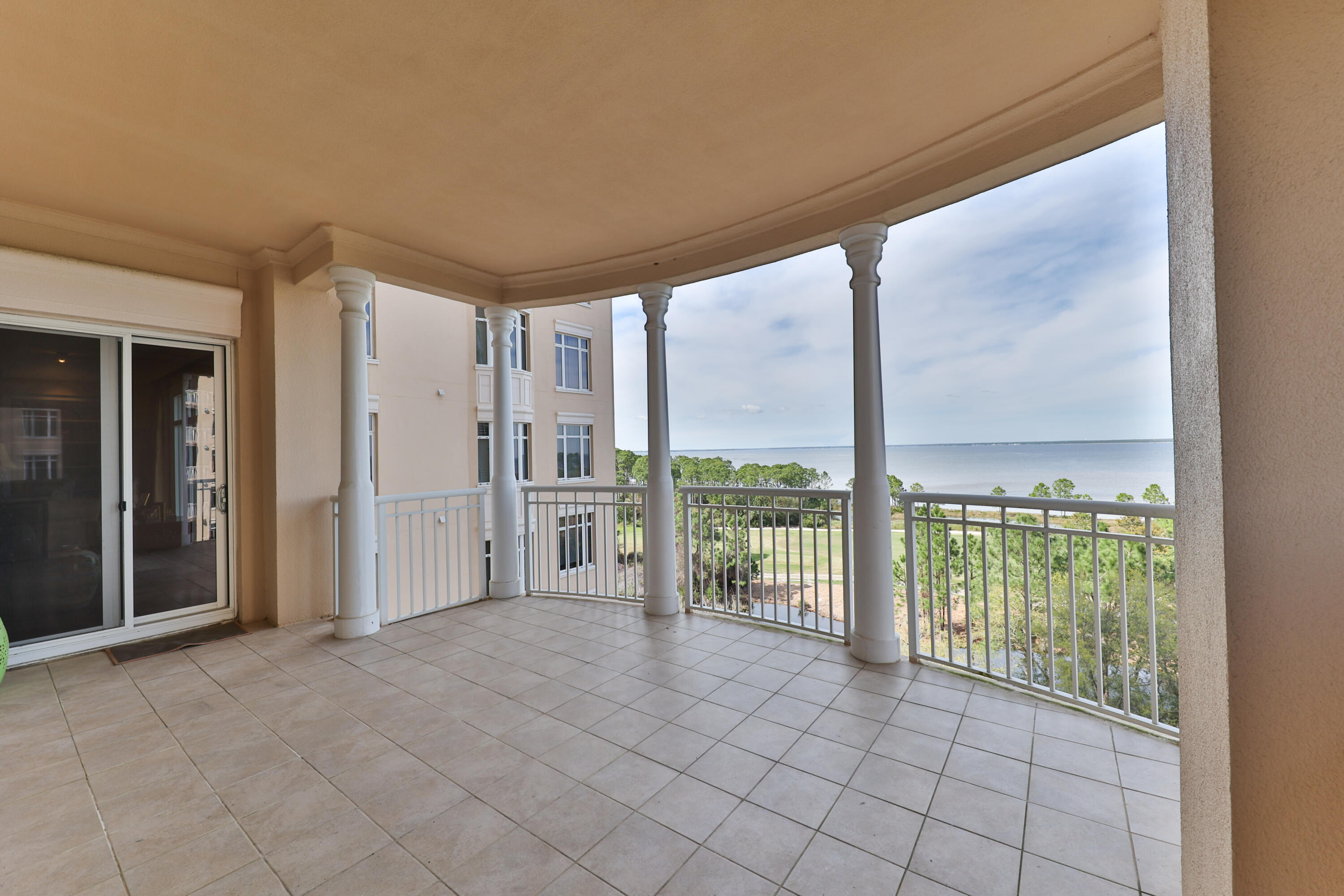 ONE WATER PLACE AT KELLY PLANTATION - Residential