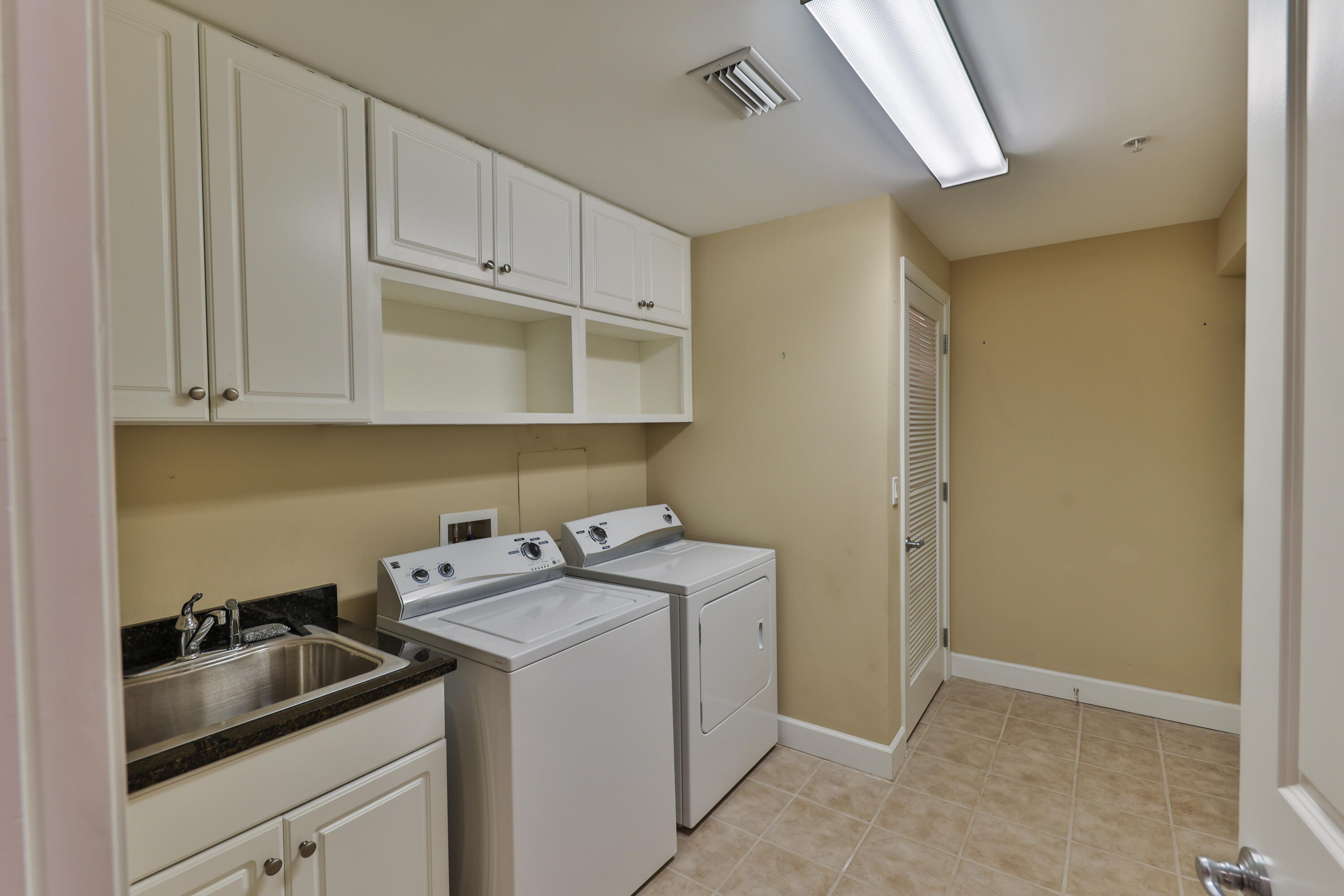 ONE WATER PLACE AT KELLY PLANTATION - Residential