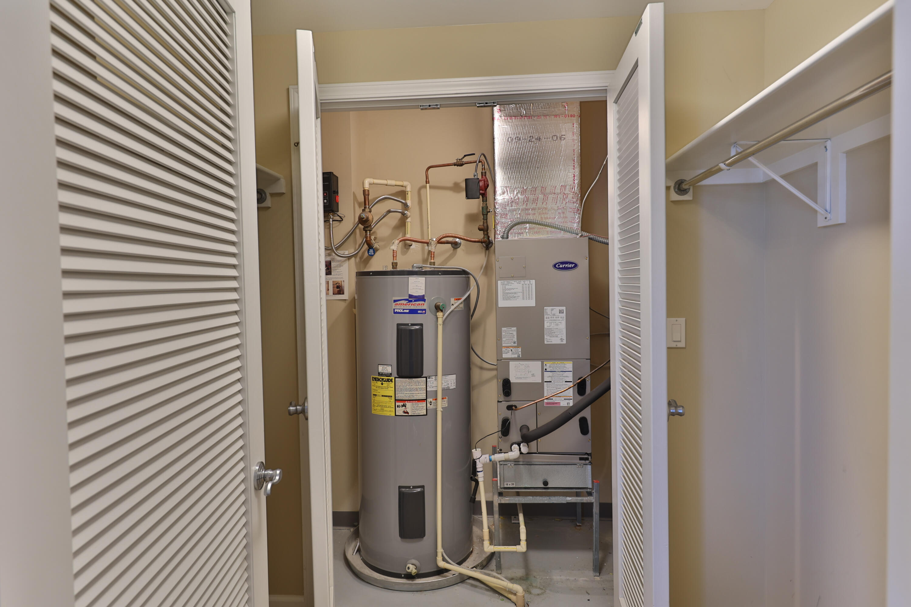 ONE WATER PLACE AT KELLY PLANTATION - Residential