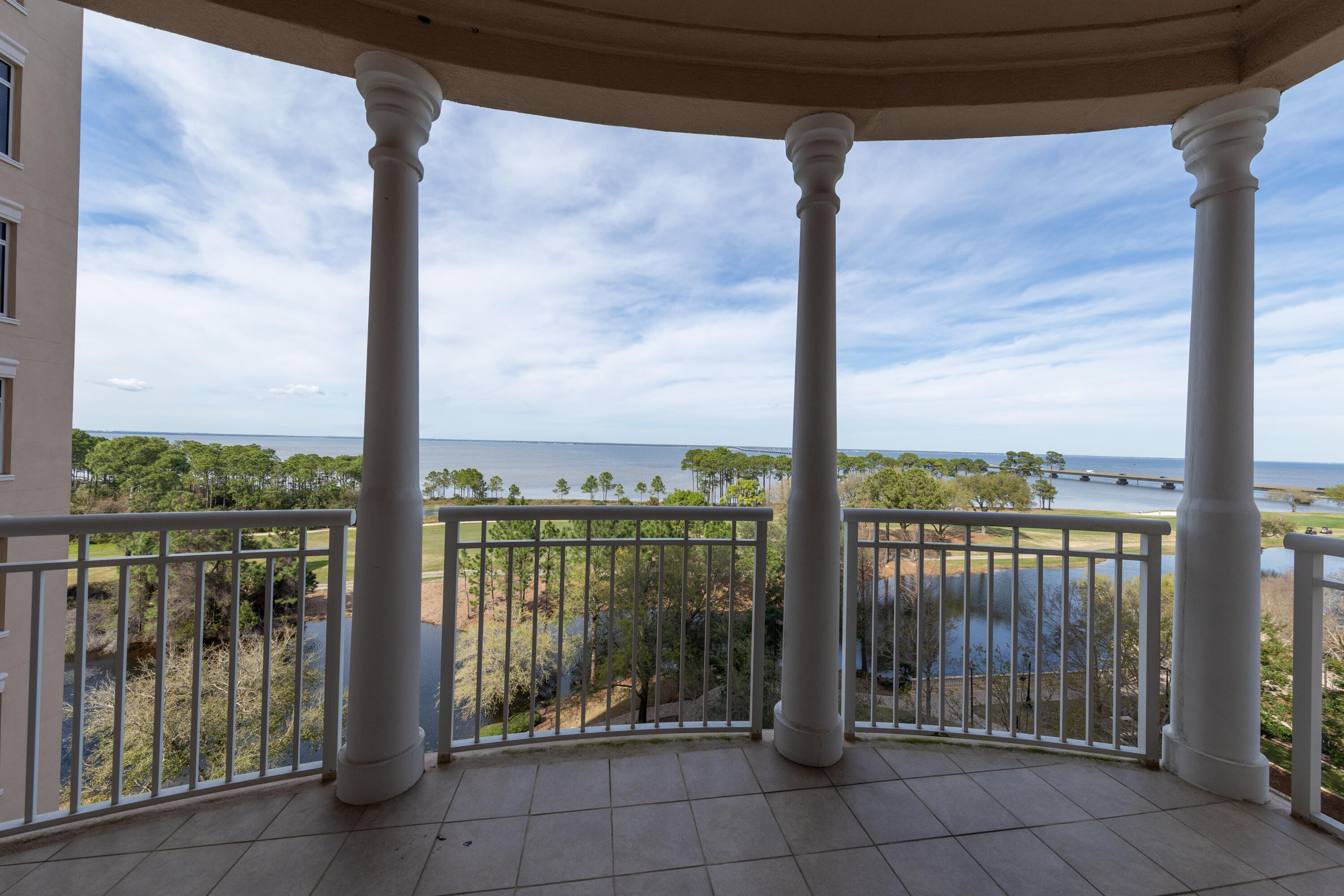 ONE WATER PLACE AT KELLY PLANTATION - Residential