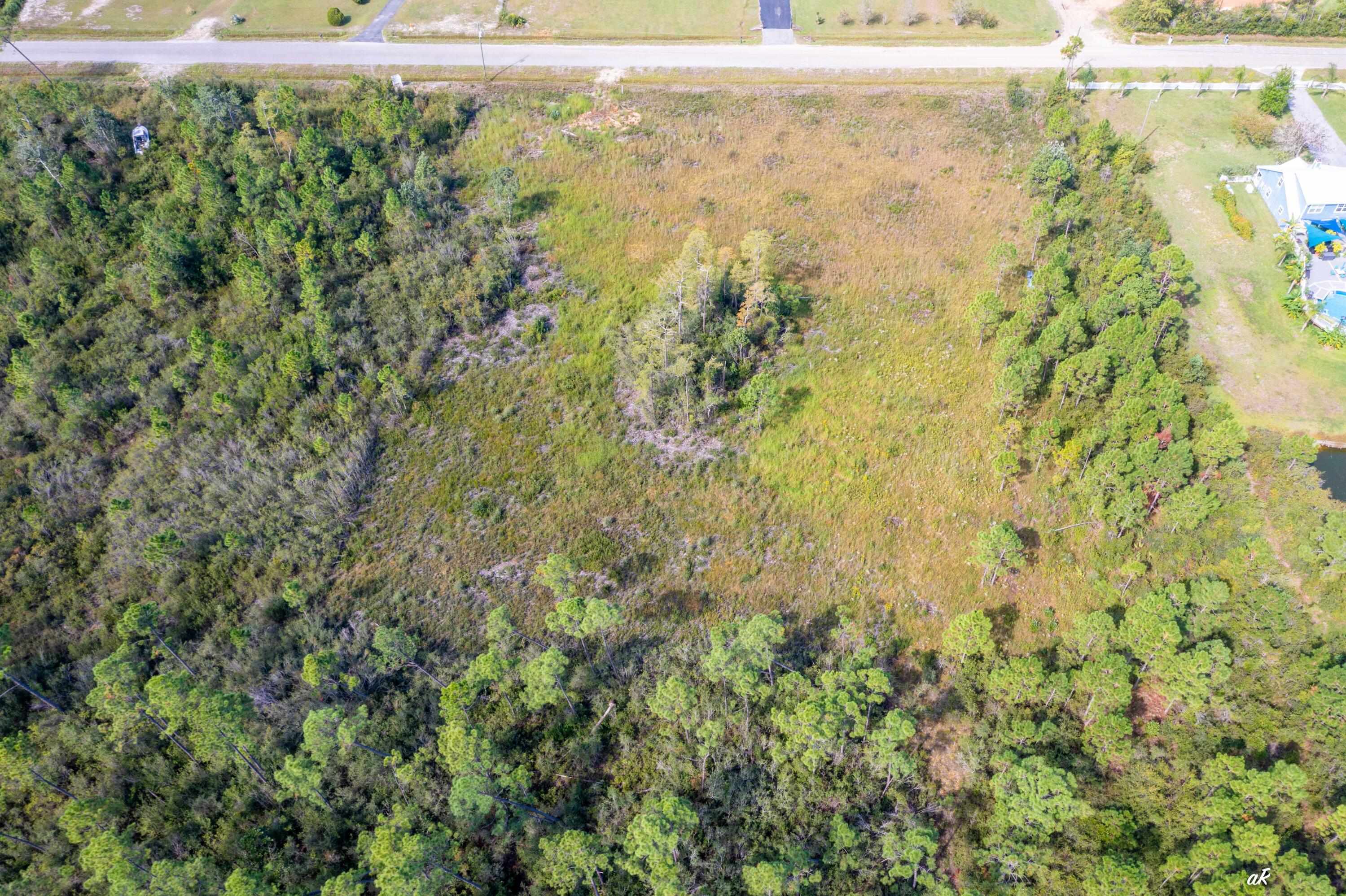 NO RECORDED SUBDIVISION - Land
