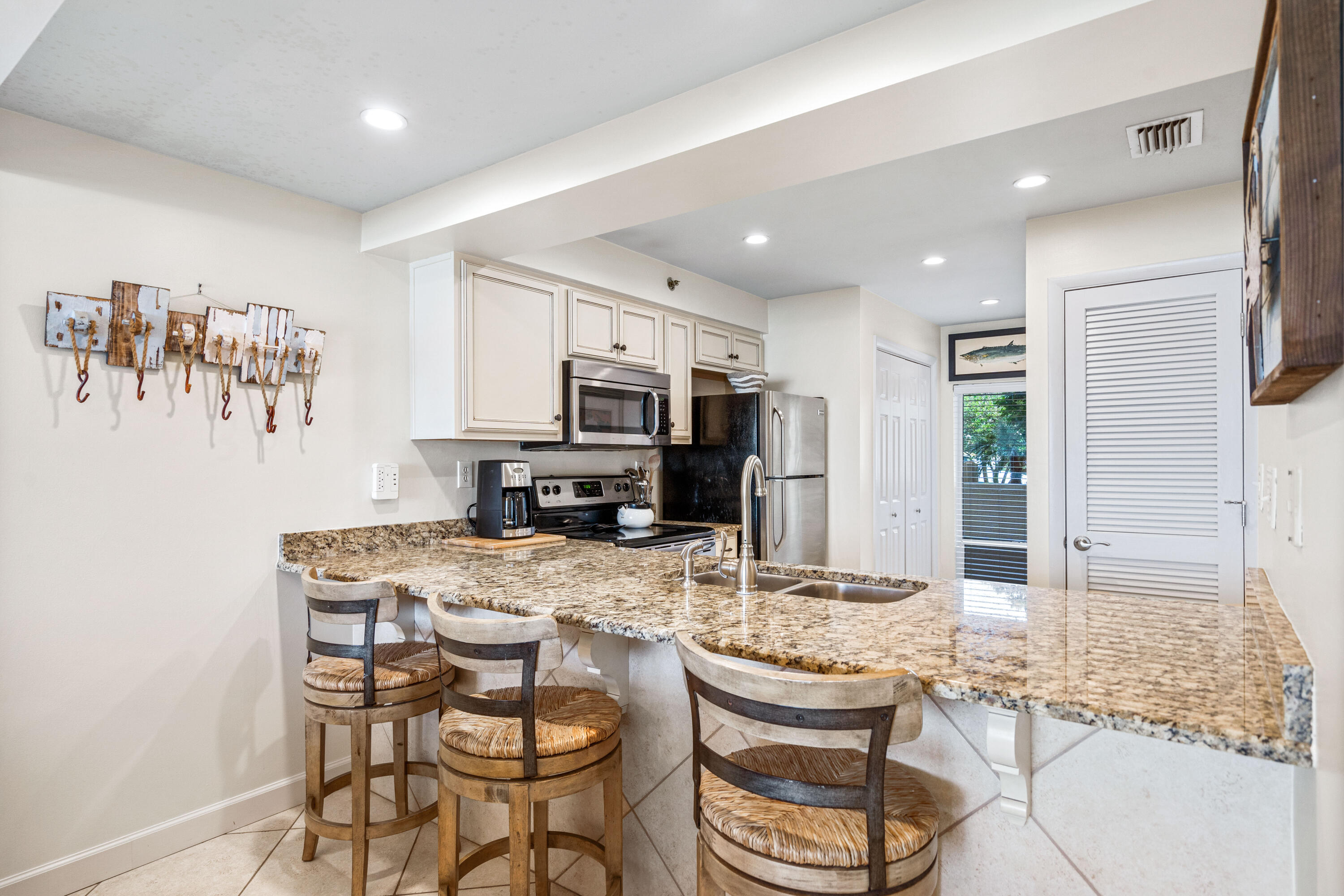 HIGH POINTE RESORT CONDO - Residential