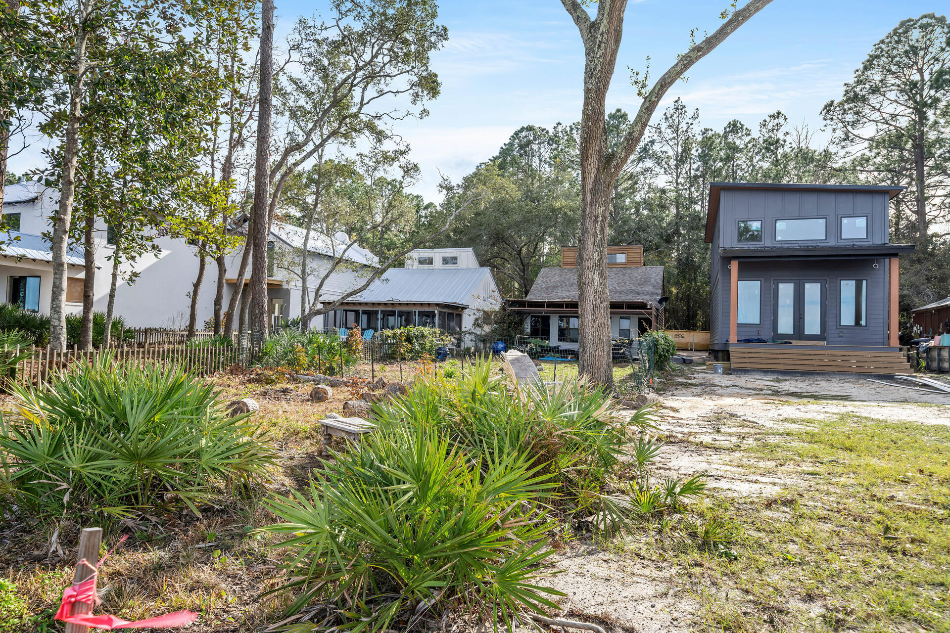 Huck N Toms - Residential