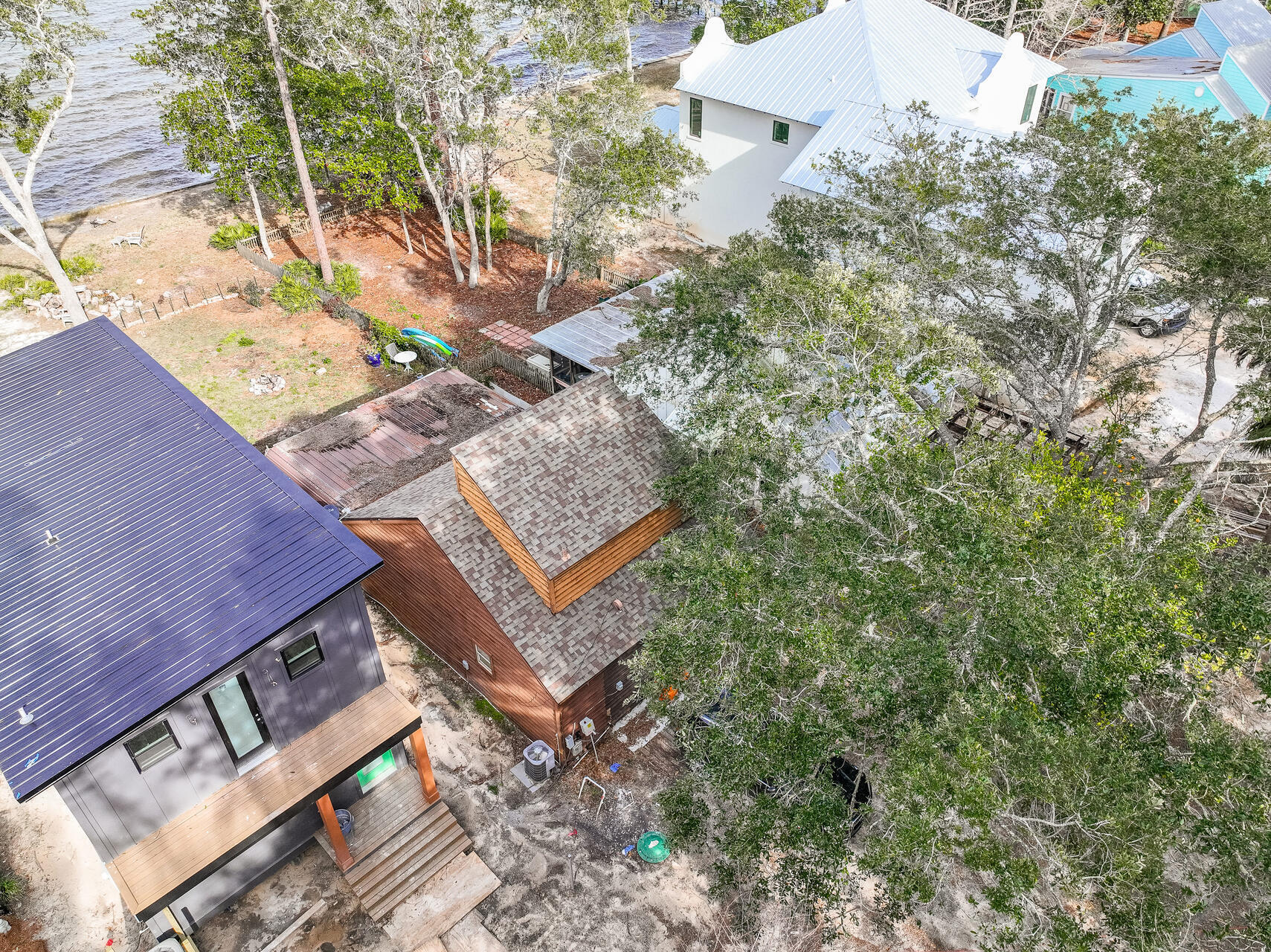 Huck N Toms - Residential