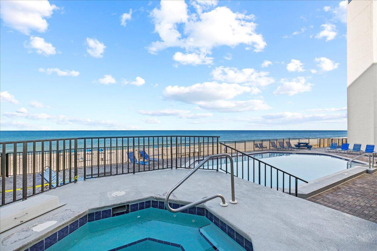 AQUAVISTA CONDO - Residential