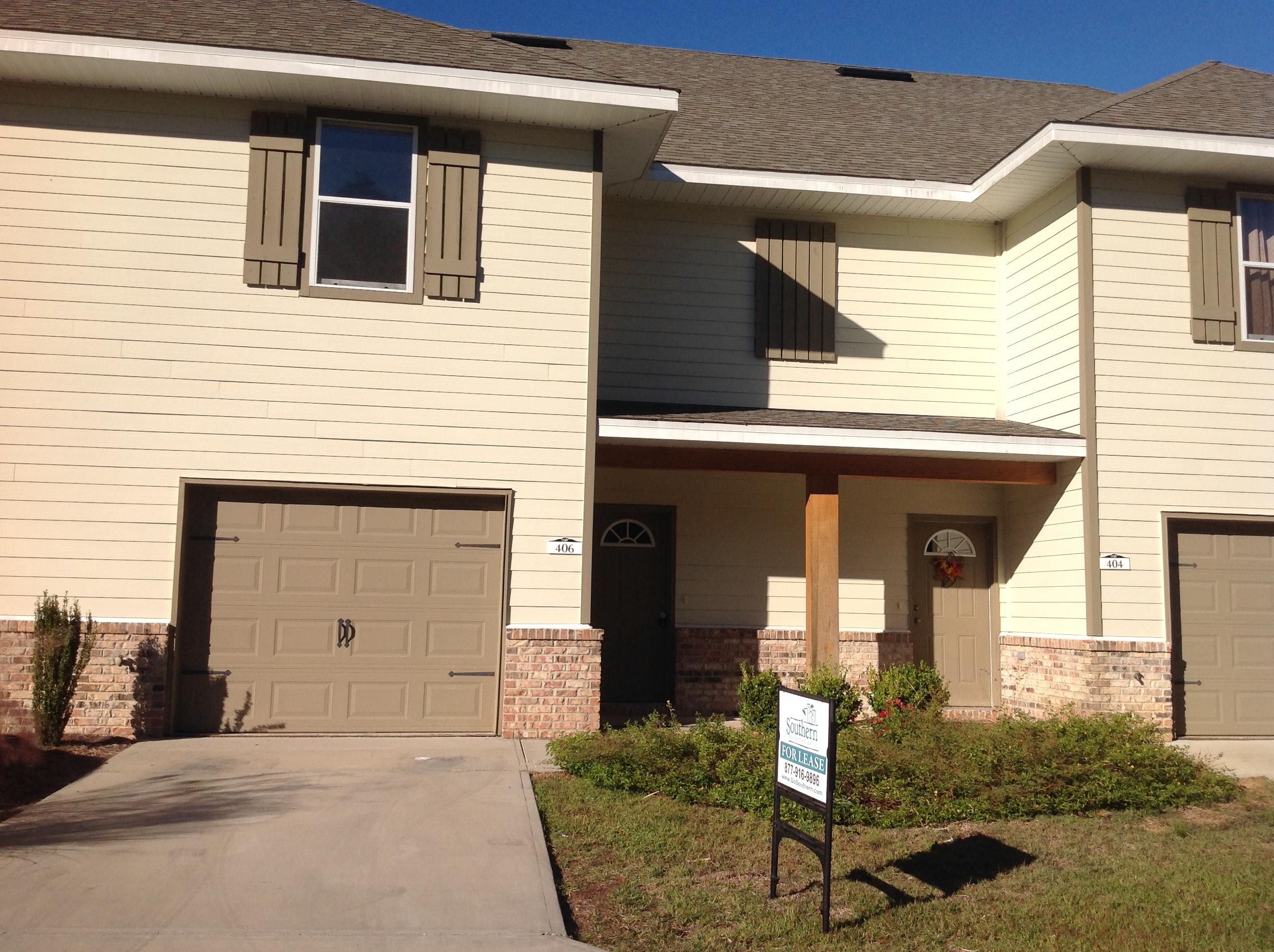 Escape to this beautiful Crestview retreat. This elegant 3BR/2.5BA home is located in the sought after community of Arbor Lakes and is an end unit. Recently built, this never-before lived in rental comes unfurnished waiting for your personal touch. These brand new town homes offer residents an open floor plan and a variety of upgrades such as granite countertops, stainless steel appliances, hardwood floors and solid oak cabinets. The bedrooms are spacious with generously-sized closets and this townhome even comes with a lovely deck that overlooks a secluded wooded area and pond. While at Arbor Lakes, be sure to enjoy some of the fabulous community features such as the on-site walking trails, fish pond and refreshing salt-water pool. One small dog allowed with approval and fee/deposit.