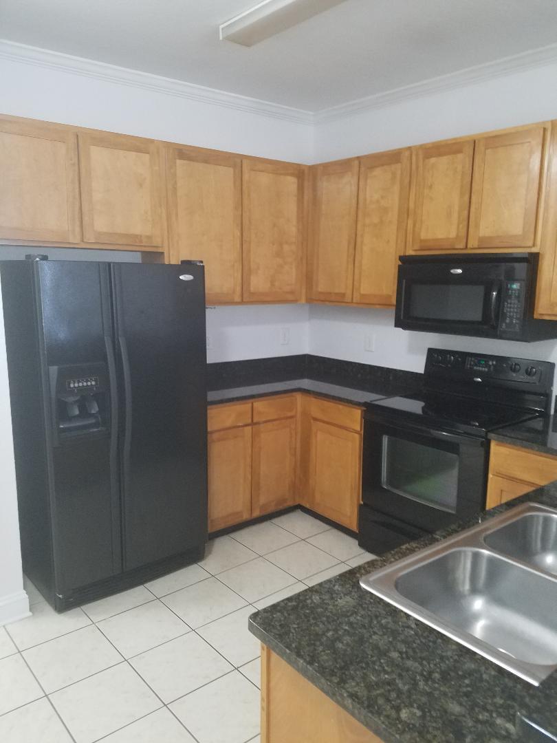 VERANDAS OF FREEPORT, THE - Residential Lease