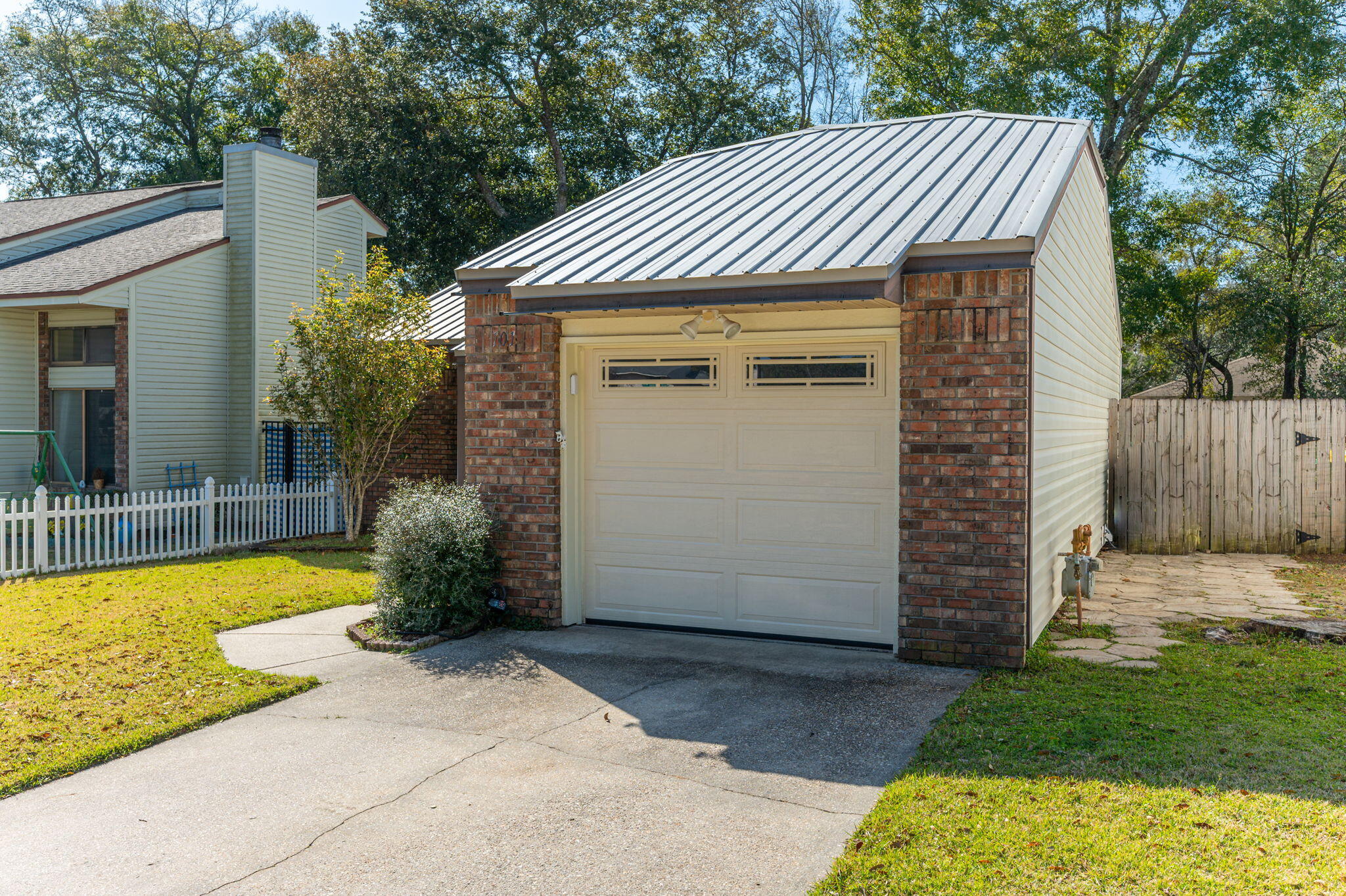 CEDAR RIDGE - Residential Lease