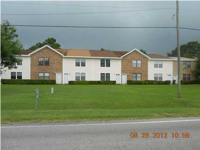 BEAUTIFUL 3 BEDROOM 2 & 1/2 BATH TOWNHOME! This a must see. Kitchen and dining is tiled. Full bath downstairs. This a bright and spacious home. .  Check out the spacious rooms!!!!  Includes washer and dryer but not warranted.   No carpet in unit.  Laminate, tile and wood floors thru out.  Just a few minutes from Eglin and a short drive to Hulburt.   NO SMOKING AND NO PETS....Call today