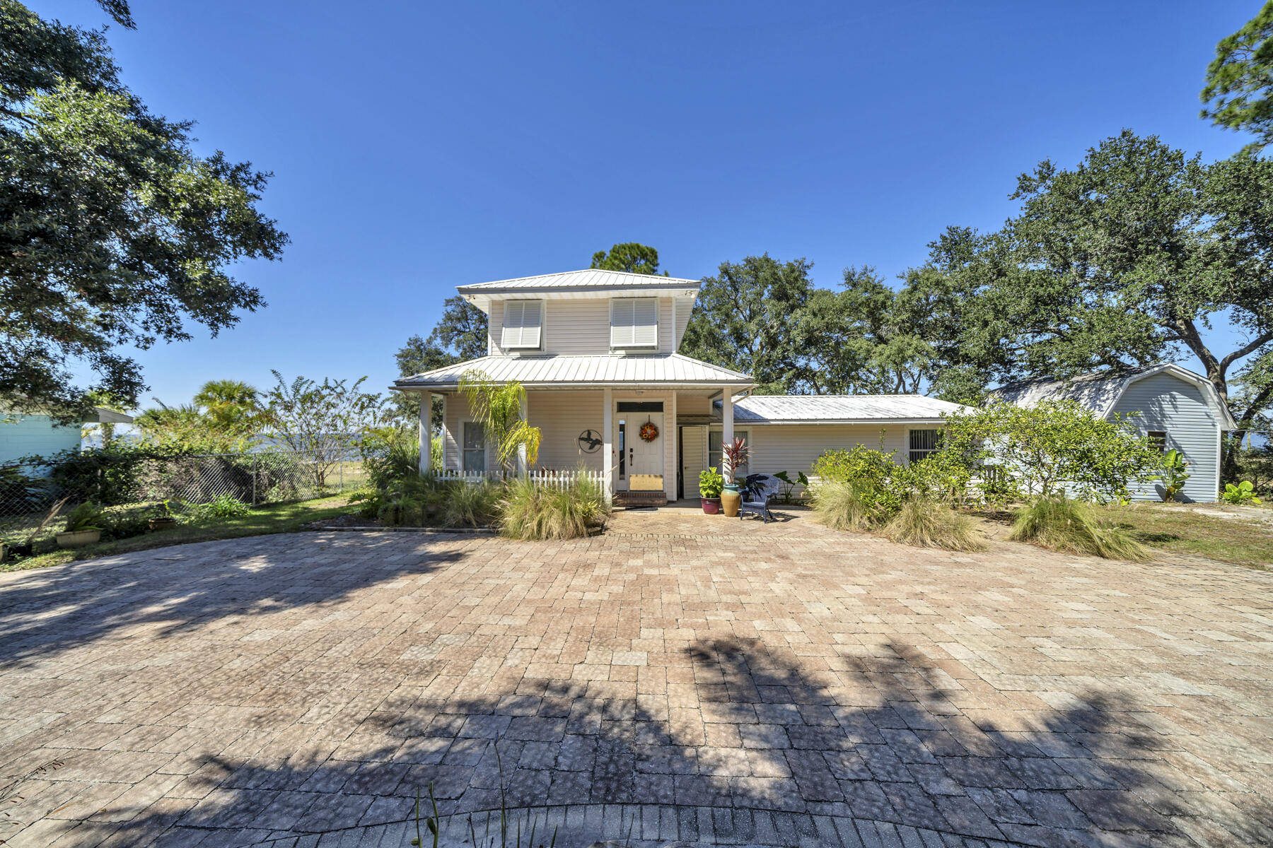 LAGNIAPPE BEACH - Residential