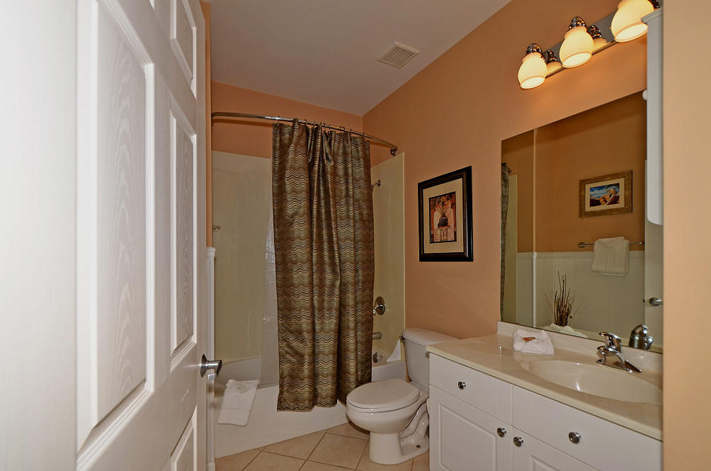 EMERALD WATERS CONDO - Residential