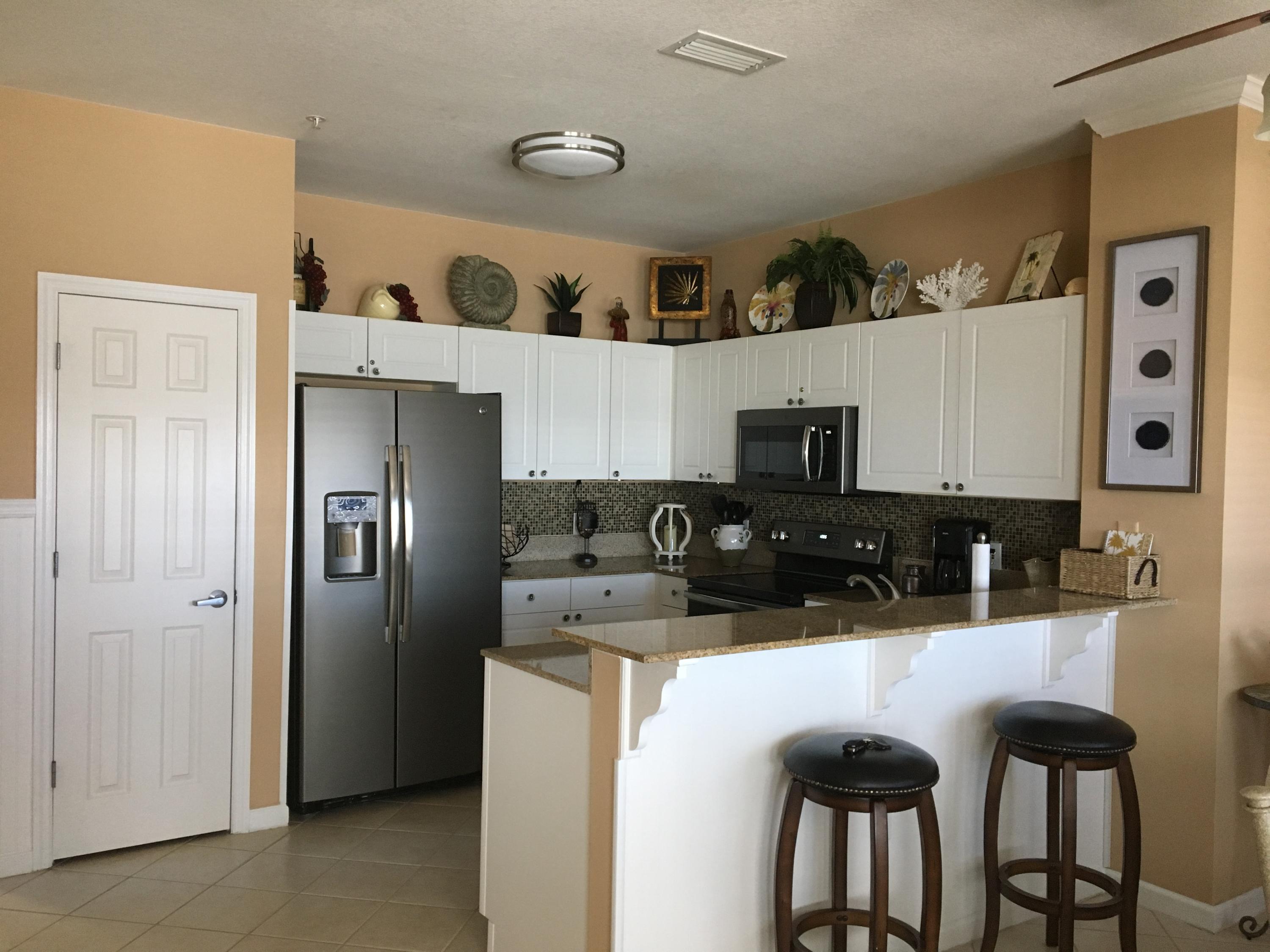 EMERALD WATERS CONDO - Residential