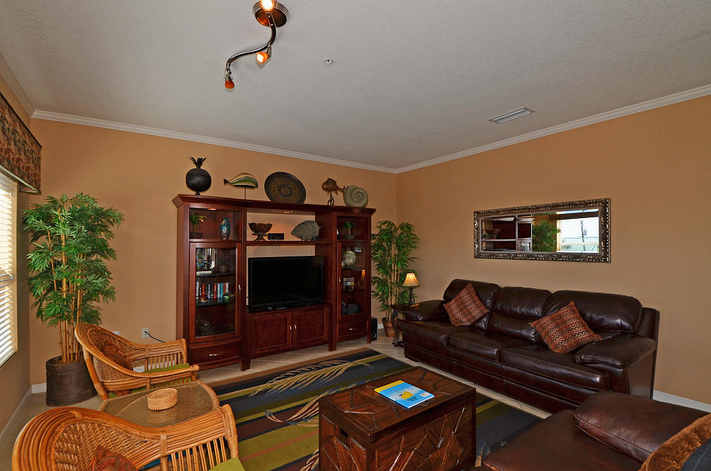 EMERALD WATERS CONDO - Residential