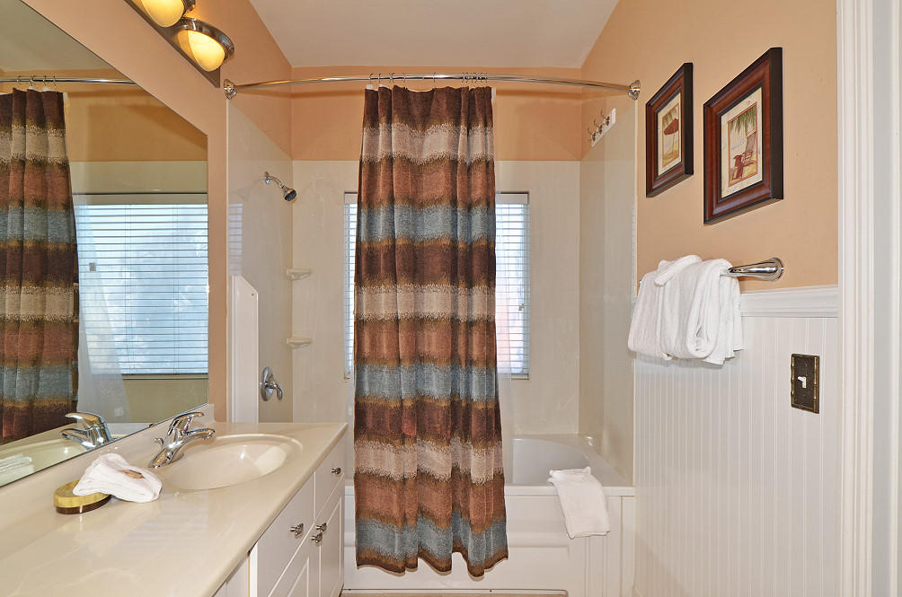 EMERALD WATERS CONDO - Residential