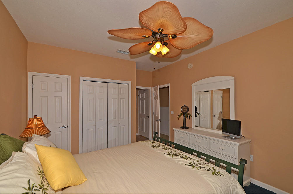 EMERALD WATERS CONDO - Residential