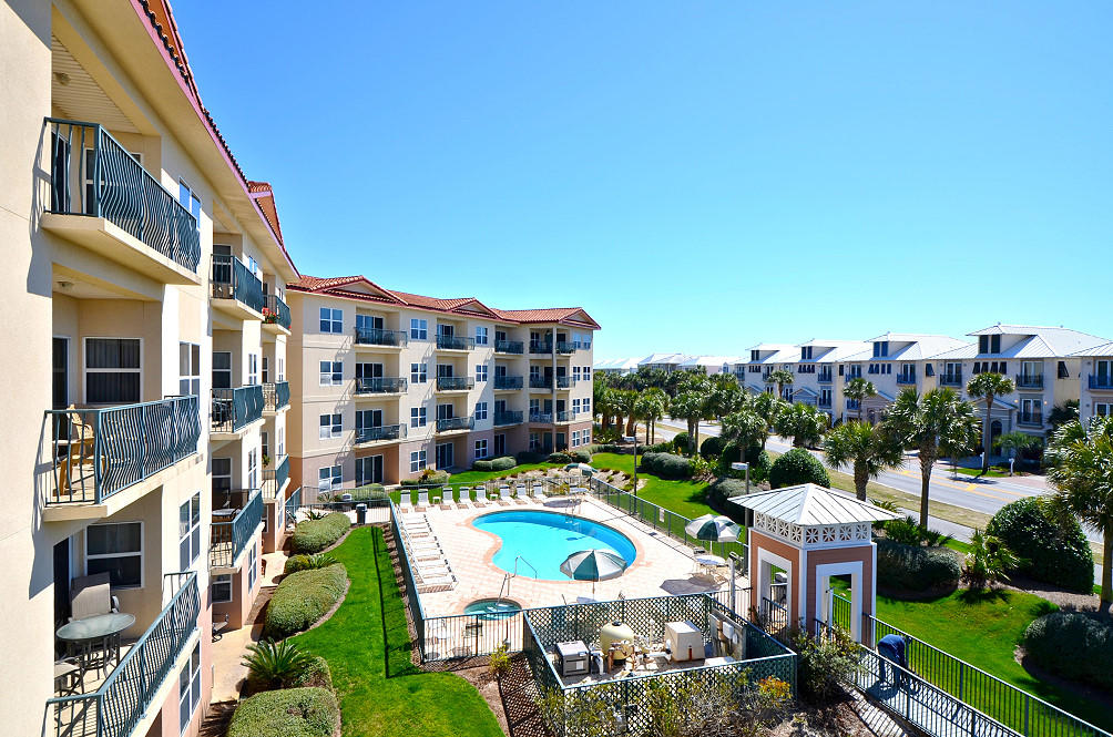 EMERALD WATERS CONDO - Residential