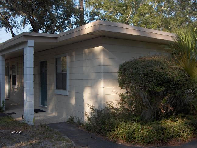 NICE CLEAN DUPLEX LOCATED IN A QUAINT COTTAGE LIKE SETTING. VERY QUIET AND SHADED COMPLEX. Very CONVENIENT TO HURLBURT AS WELL AS MANY OTHER AREAS IN FWB. CLOSE TO THE MALL. UNIT WAS UPDATED AND FULLY TILED. WATER, SEWER AND GARBAGE ARE PAID BY THE OWNER WHICH WILL SAVE YOU $60 IN YOUR MONTHLY EXPENSES. THE BEDROOM BOASTS A LARGE 5X8 CLOSET.THERE ARE NO LAUNDRY FACILITIES IN THE APARTMENT OR ON THE PROPERTY. THERE IS NO DISHWASHER. NO PETS ARE ALLOWED. TENANTS DO NOT HAVE ACCESS TO THE INTERCOASTAL WATERWAY BEHIND THE MAIN HOUSE. SORRY NO PETS ALLOWED