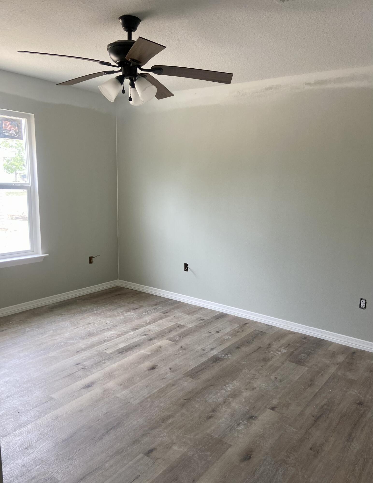 OAKWOOD LAKES ESTATES - Residential