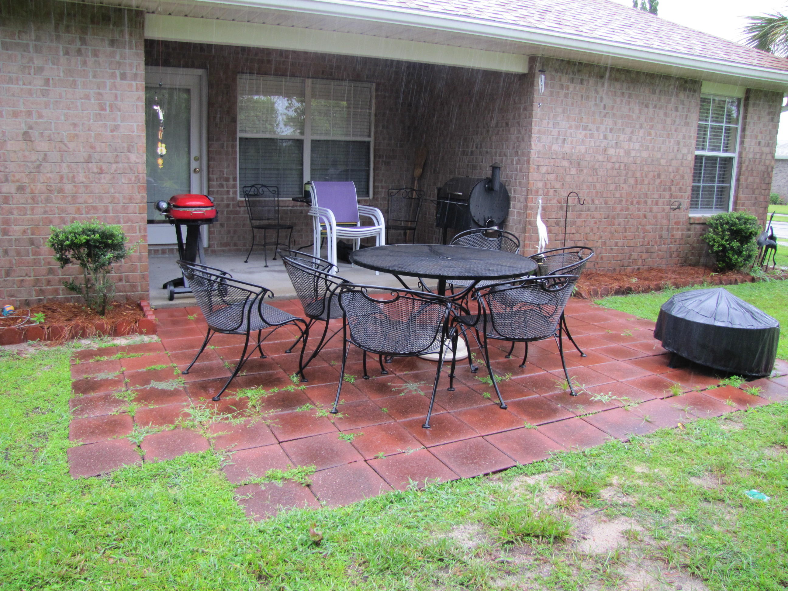 PARADISE RETREAT - Residential Lease
